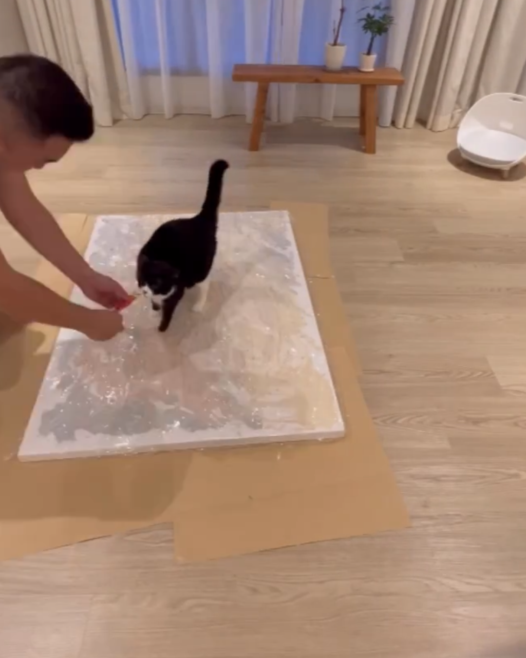 Textured wall art DIY: Involve your pet!