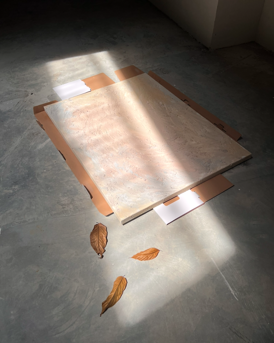 Textured wall art DIY: Involve your pet!