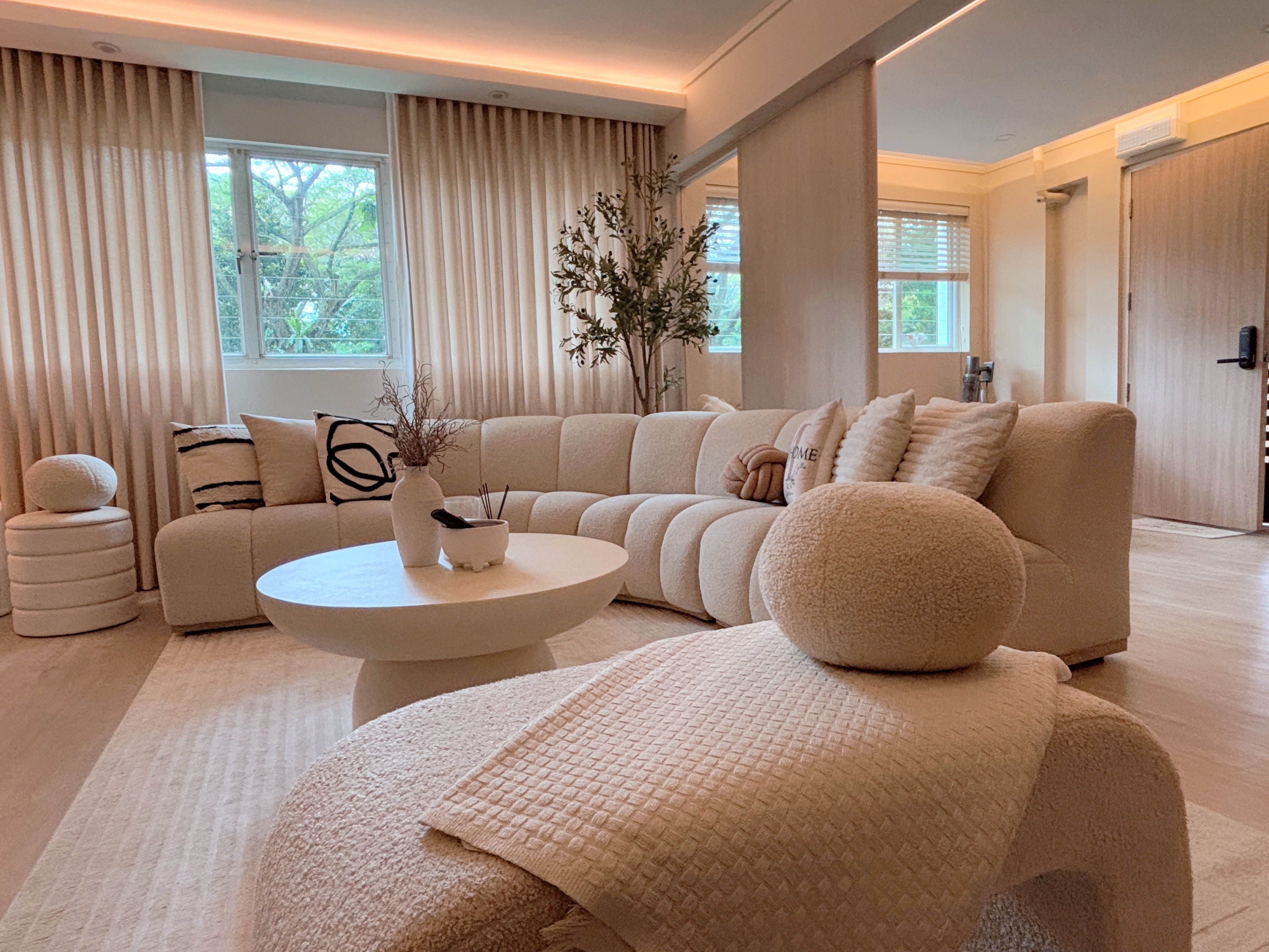 Living-room:-Styled-for-Comfort-&-Practicality✨