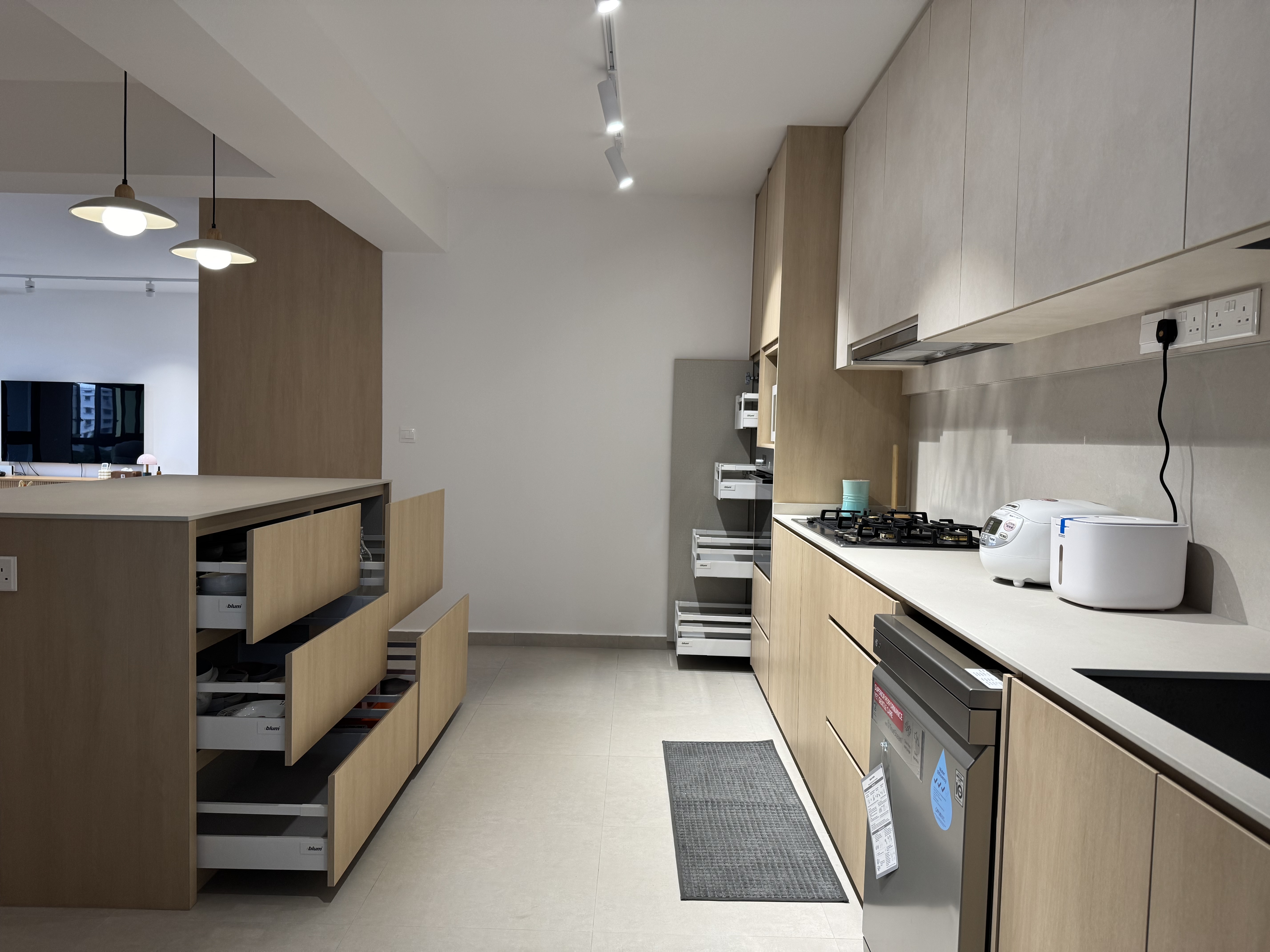 An open-concept Japandi kitchen