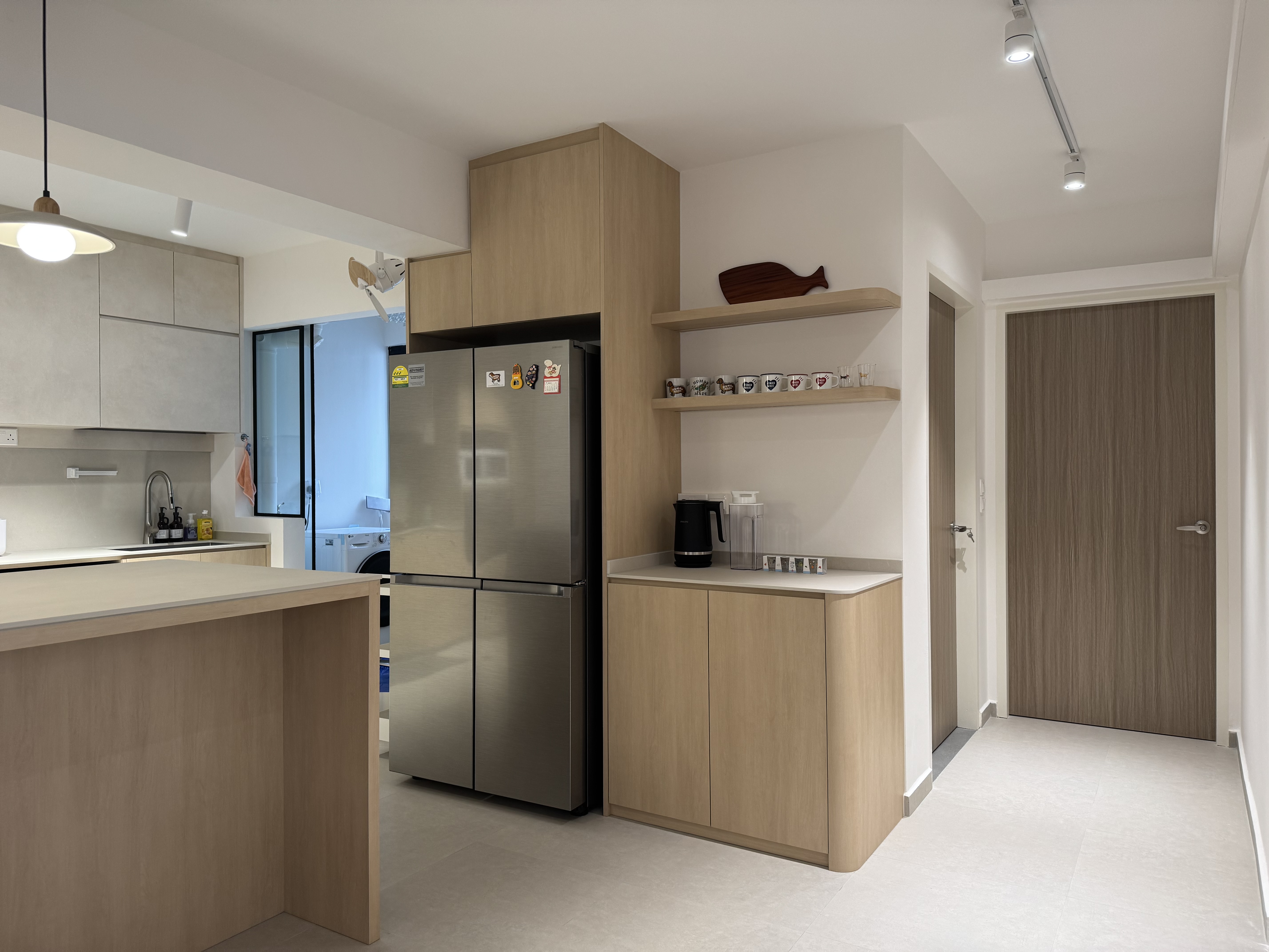 An open-concept Japandi kitchen