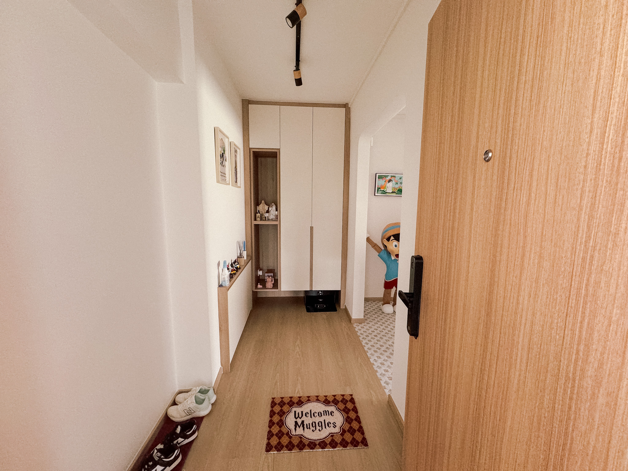 Entryway: We warmly invite you in!