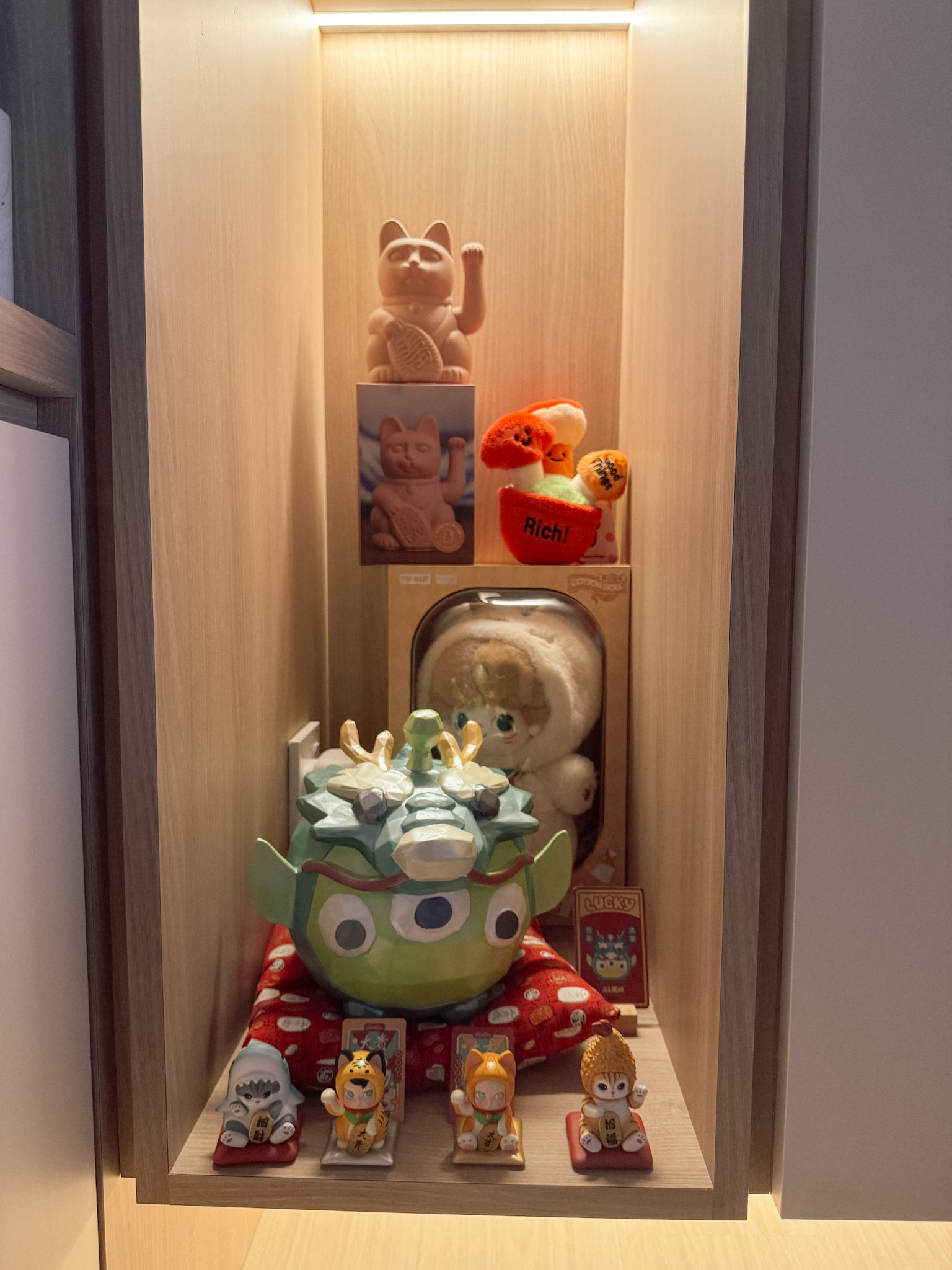 Entryway: We warmly invite you in!