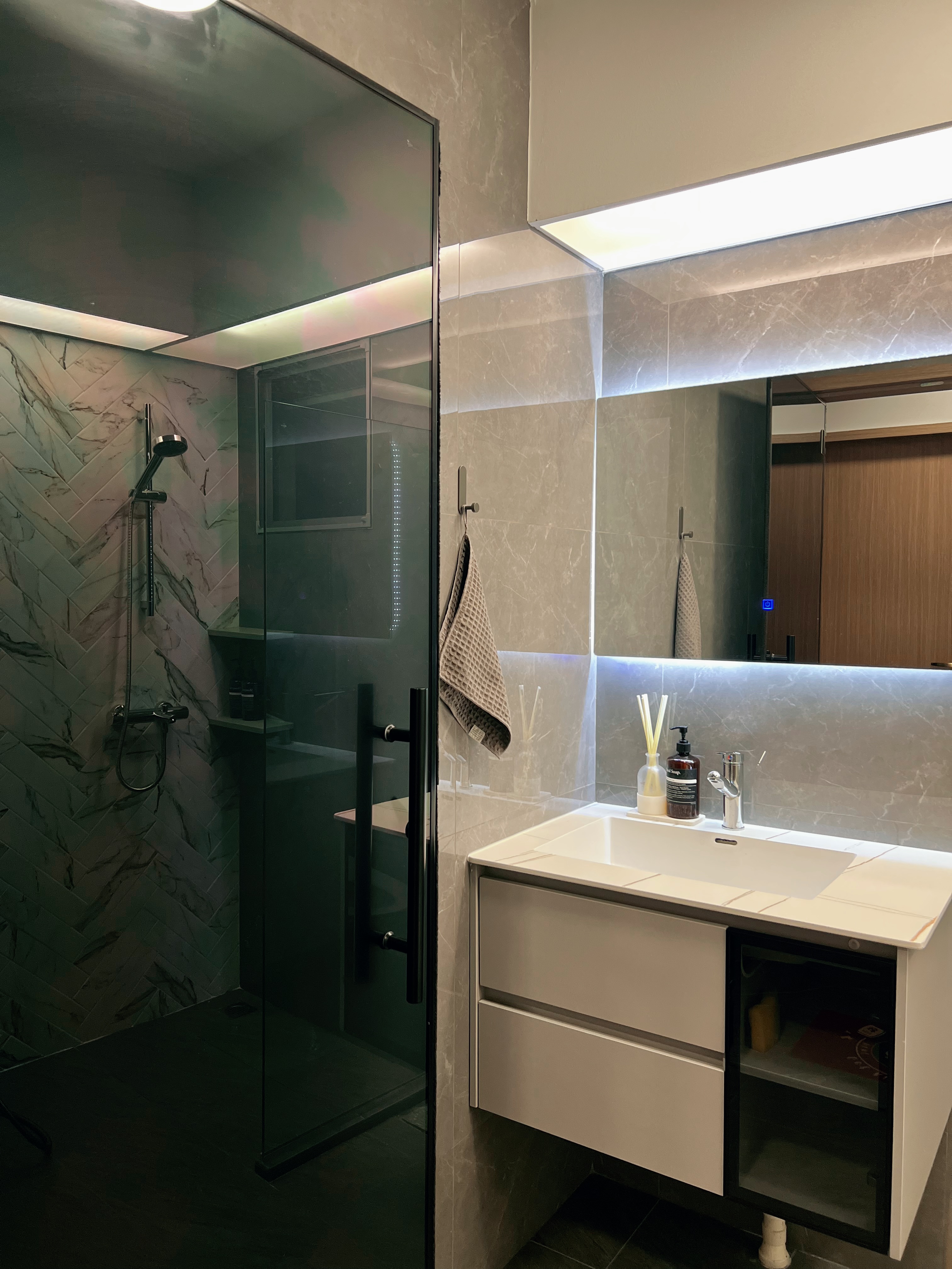 Light & Luxe: Our Hotel-Inspired Common Bathroom