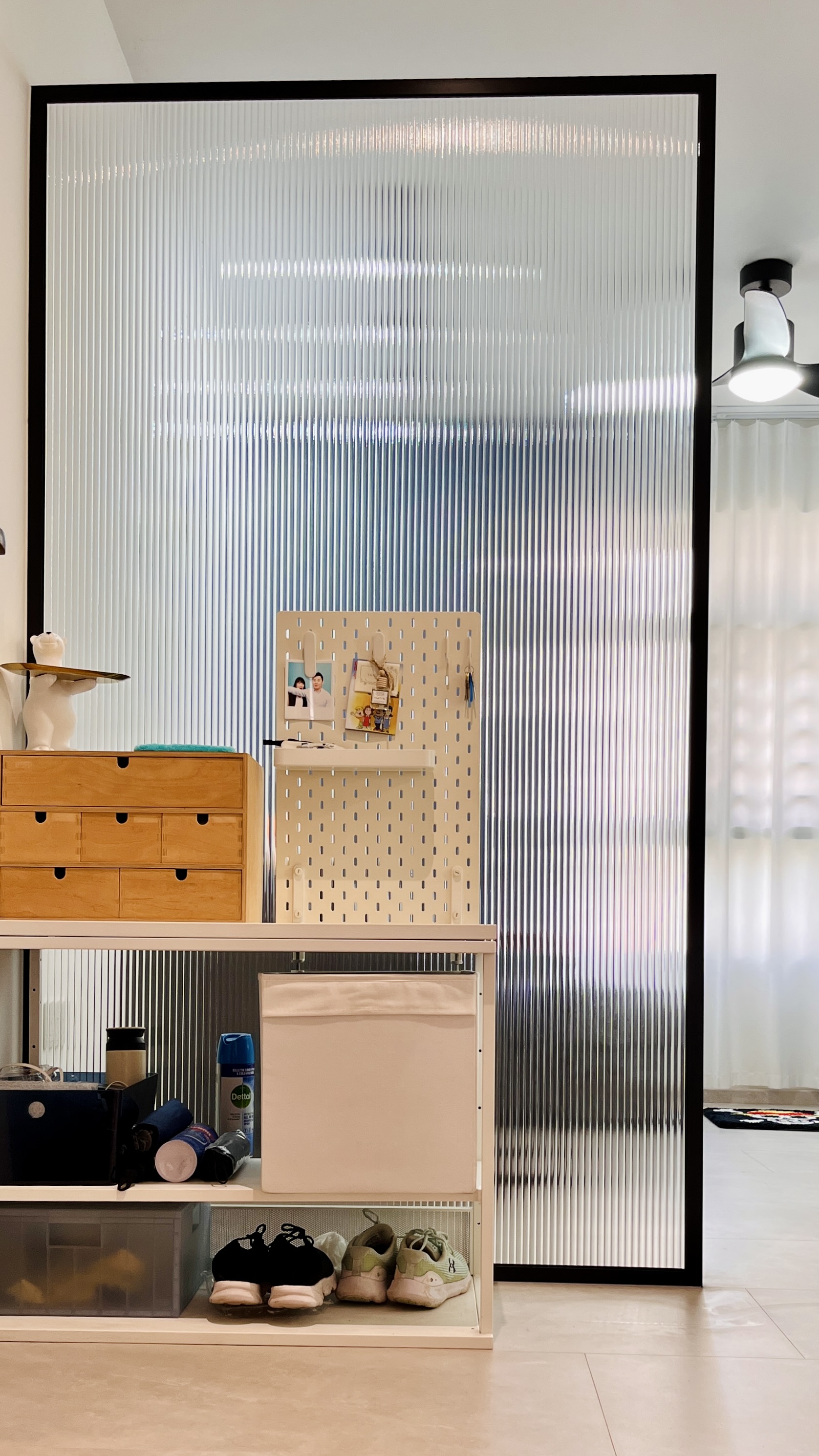 How-we-created-a-functional-entryway-with-loose-(IKEA)-furniture!-