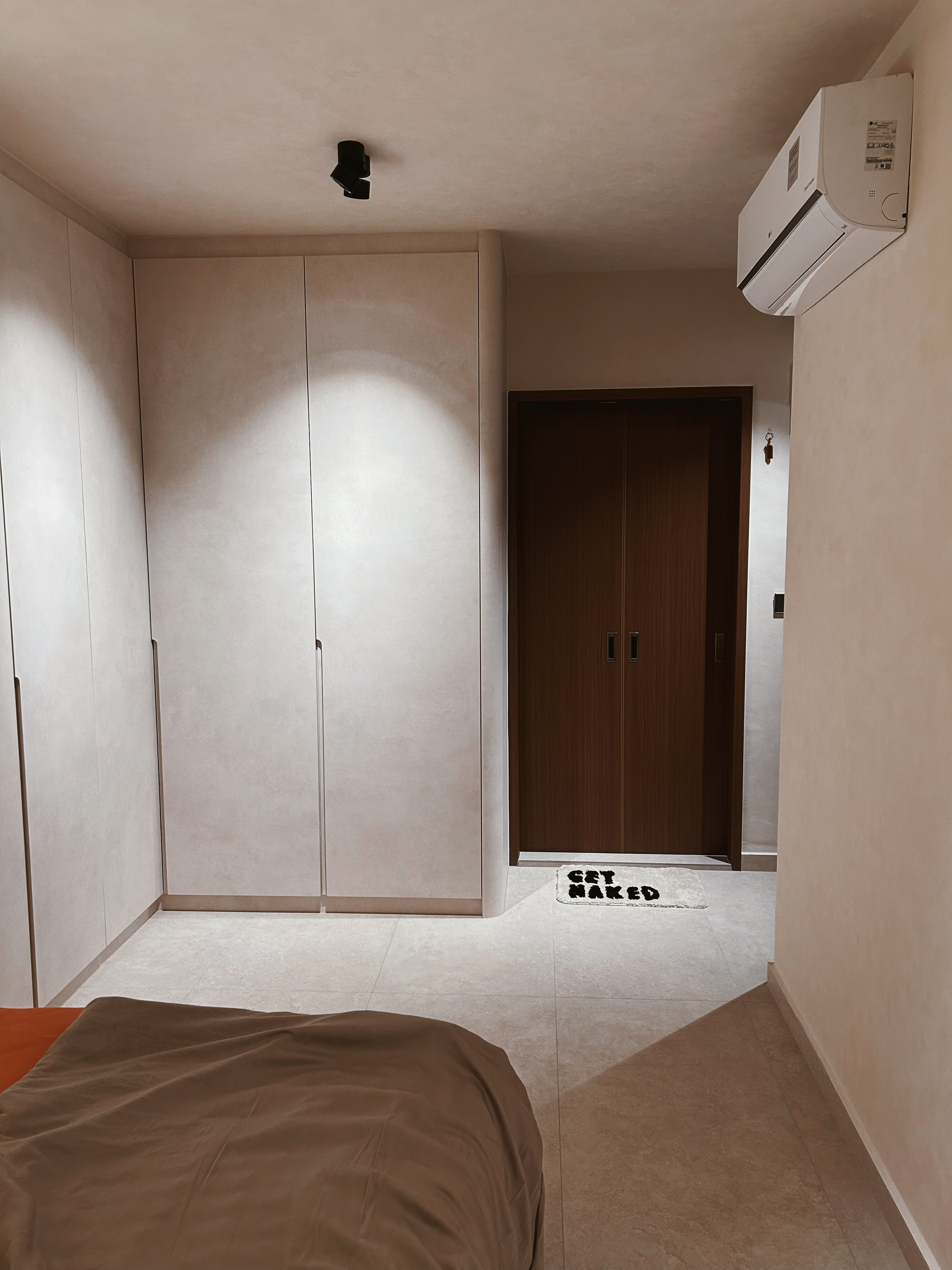 Embracing Simplicity in Our Minimalism Bedroom