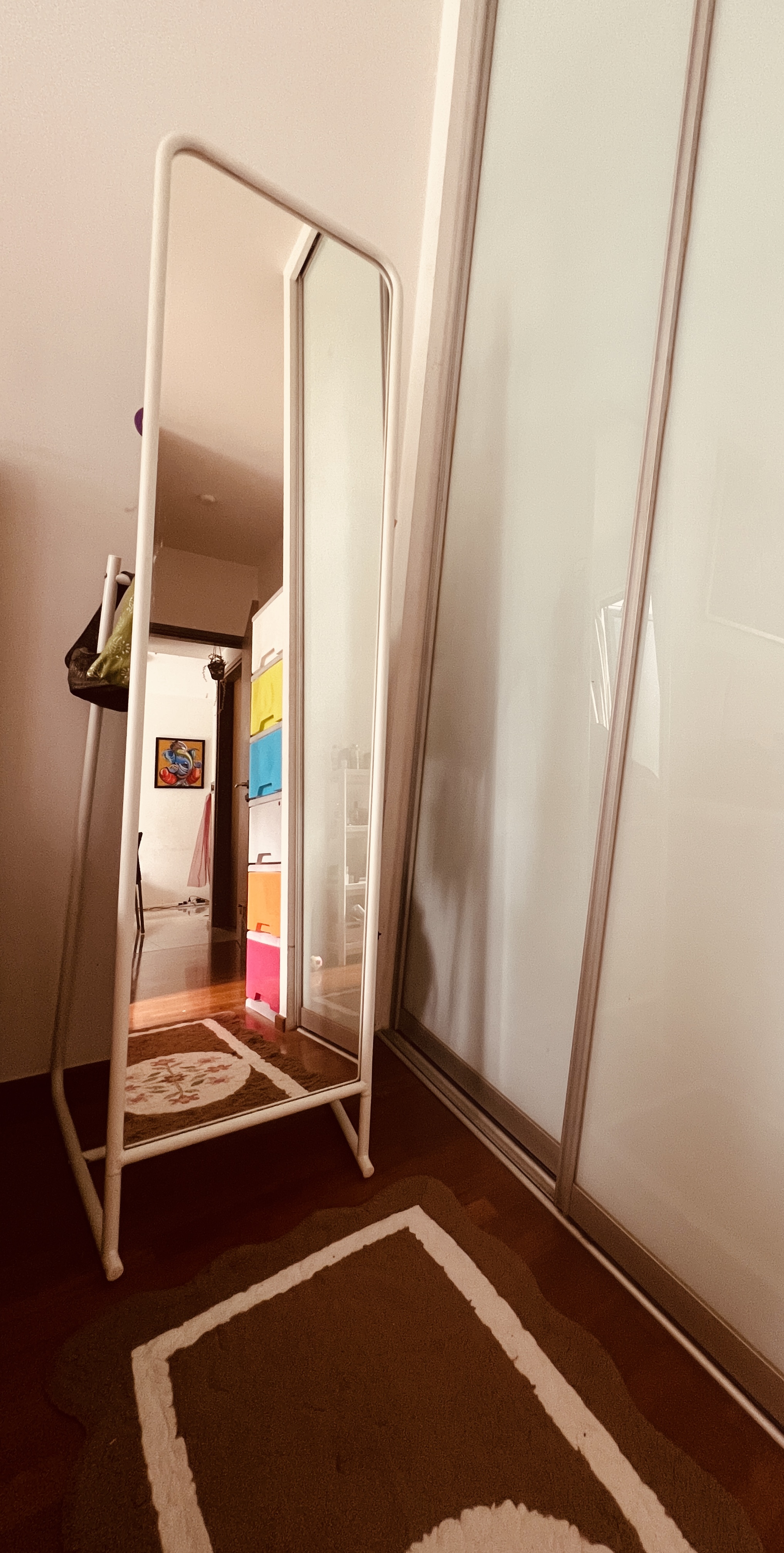 Sharing my vanity area. This is where l enjoy indulging in glamour.