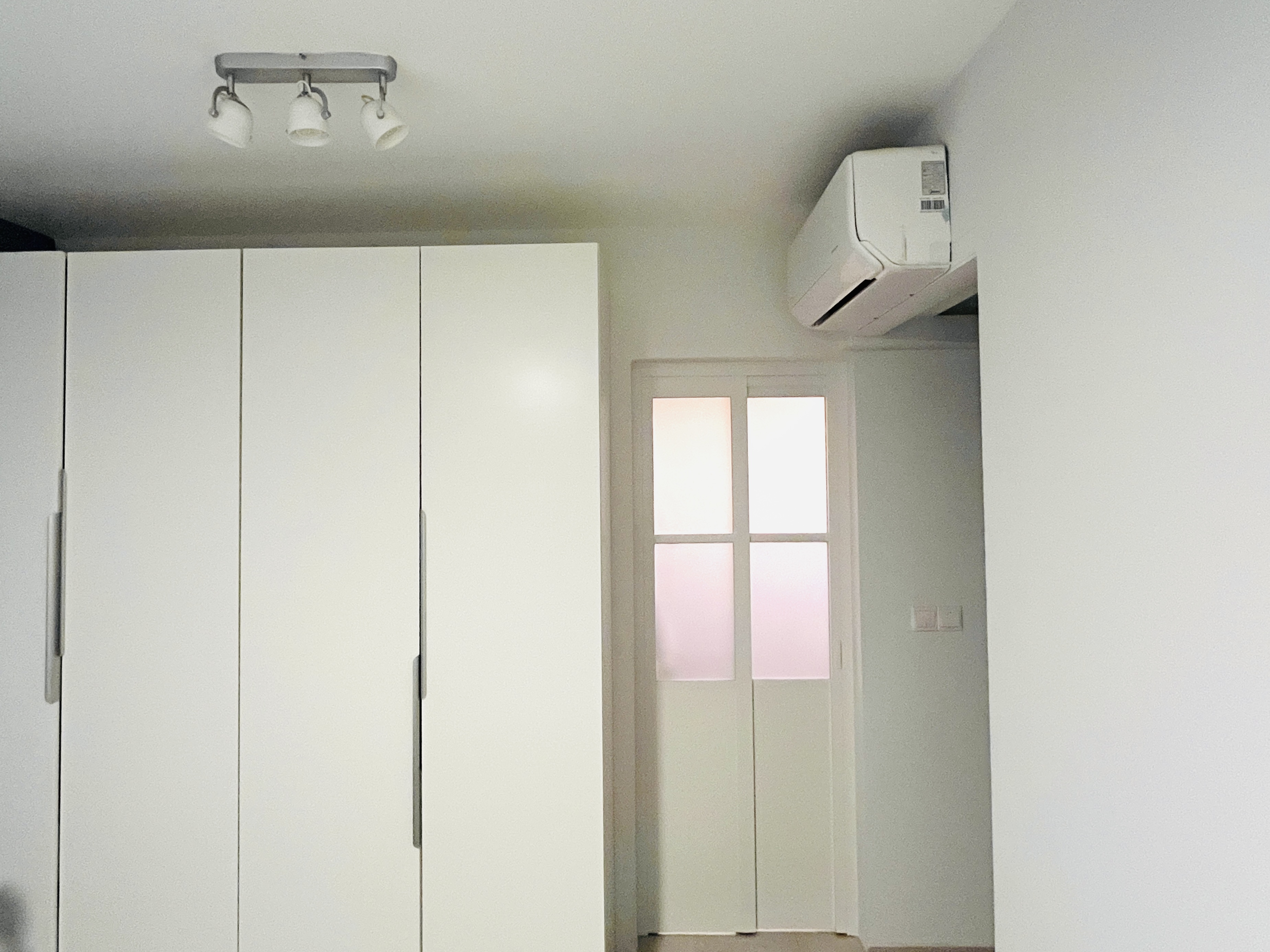 How-we-maximised-our-master-bedroom-storage-with-ONLY-loose-furniture!