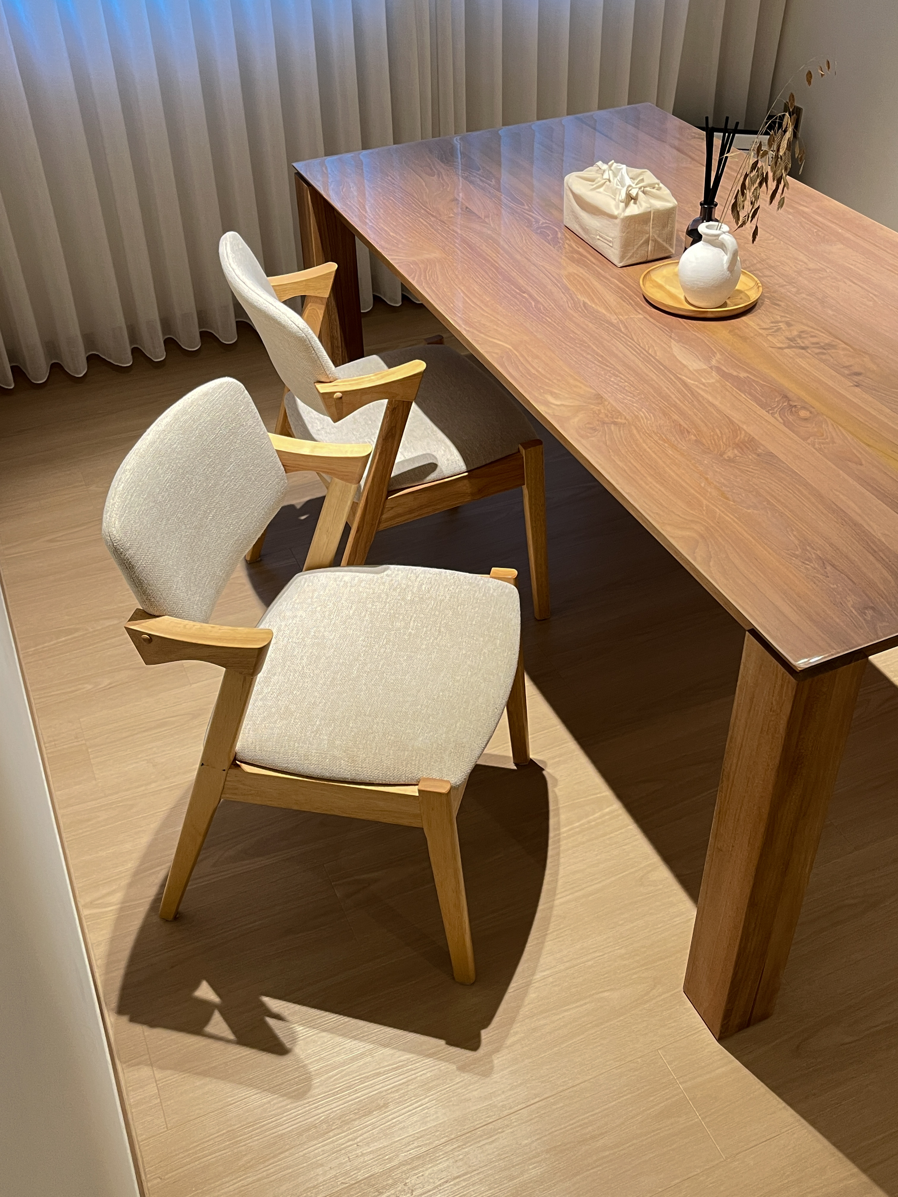 Our-Simple-Dining-Space-For-Hosting-&-Meals-🍽️