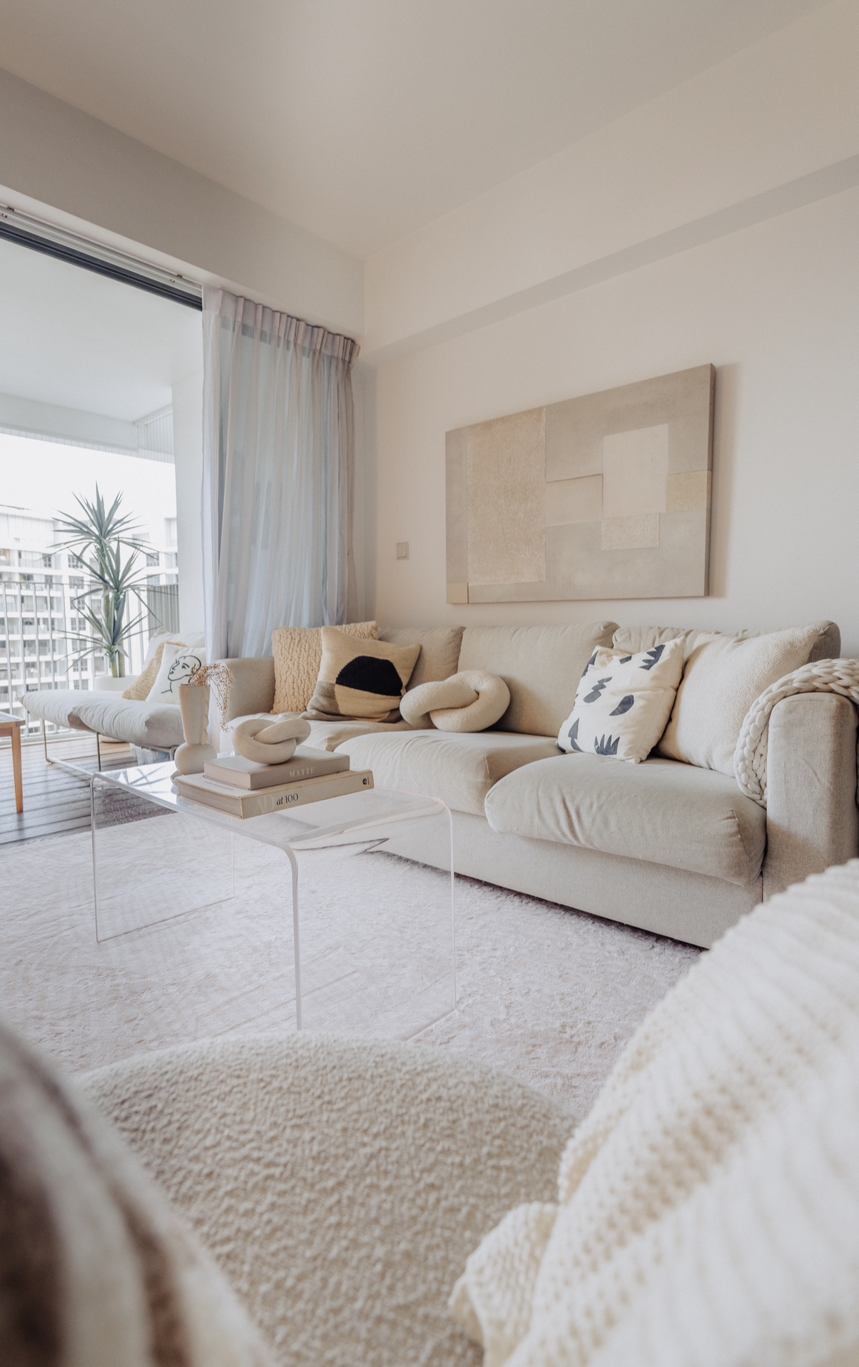 No-Empty-Walls:-Tips-On-Choosing-Art-Or-Making-A-Gallery-Wall!-🖼️