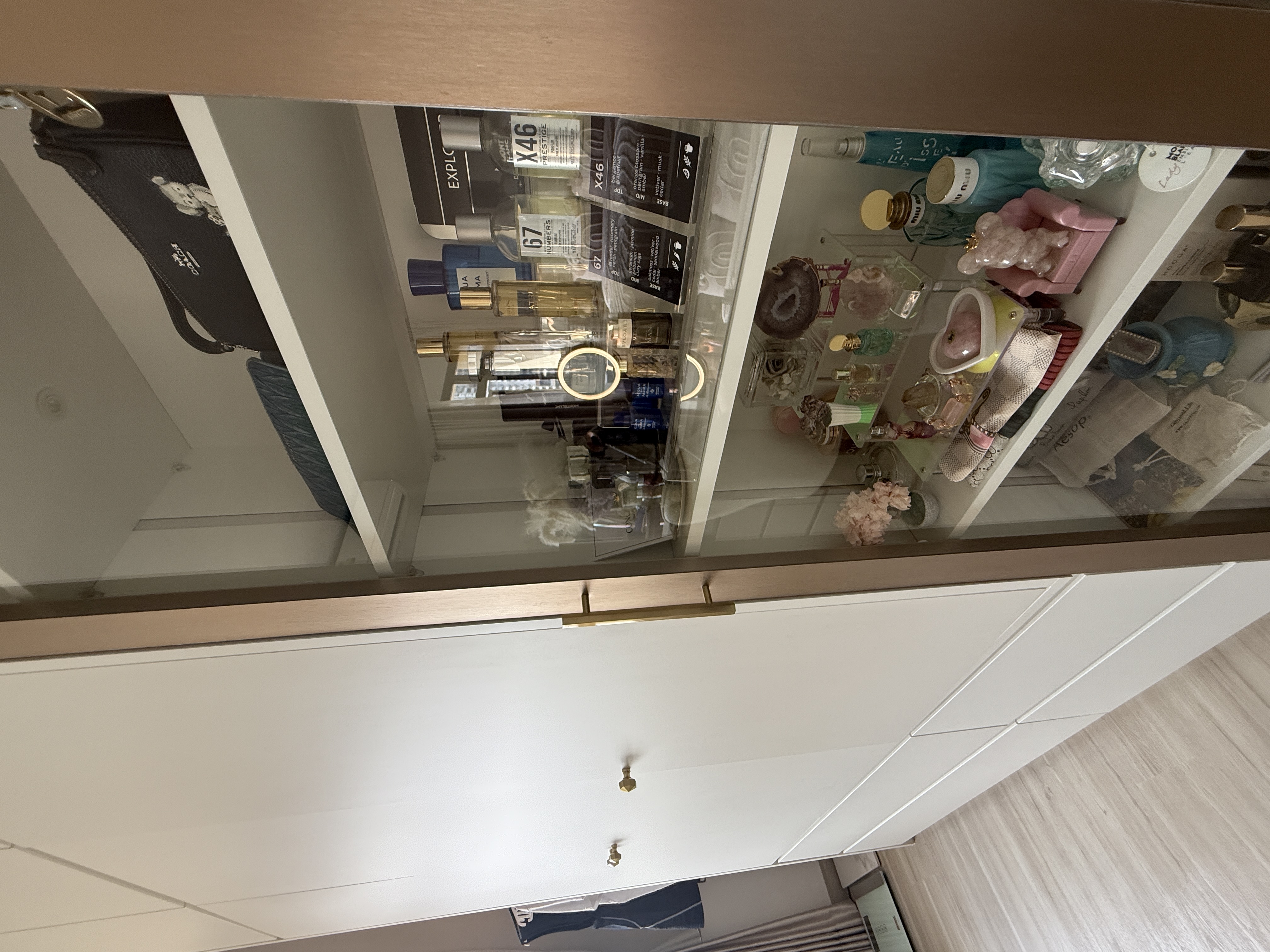 Luxury MBR with vanity island and curves in bronze