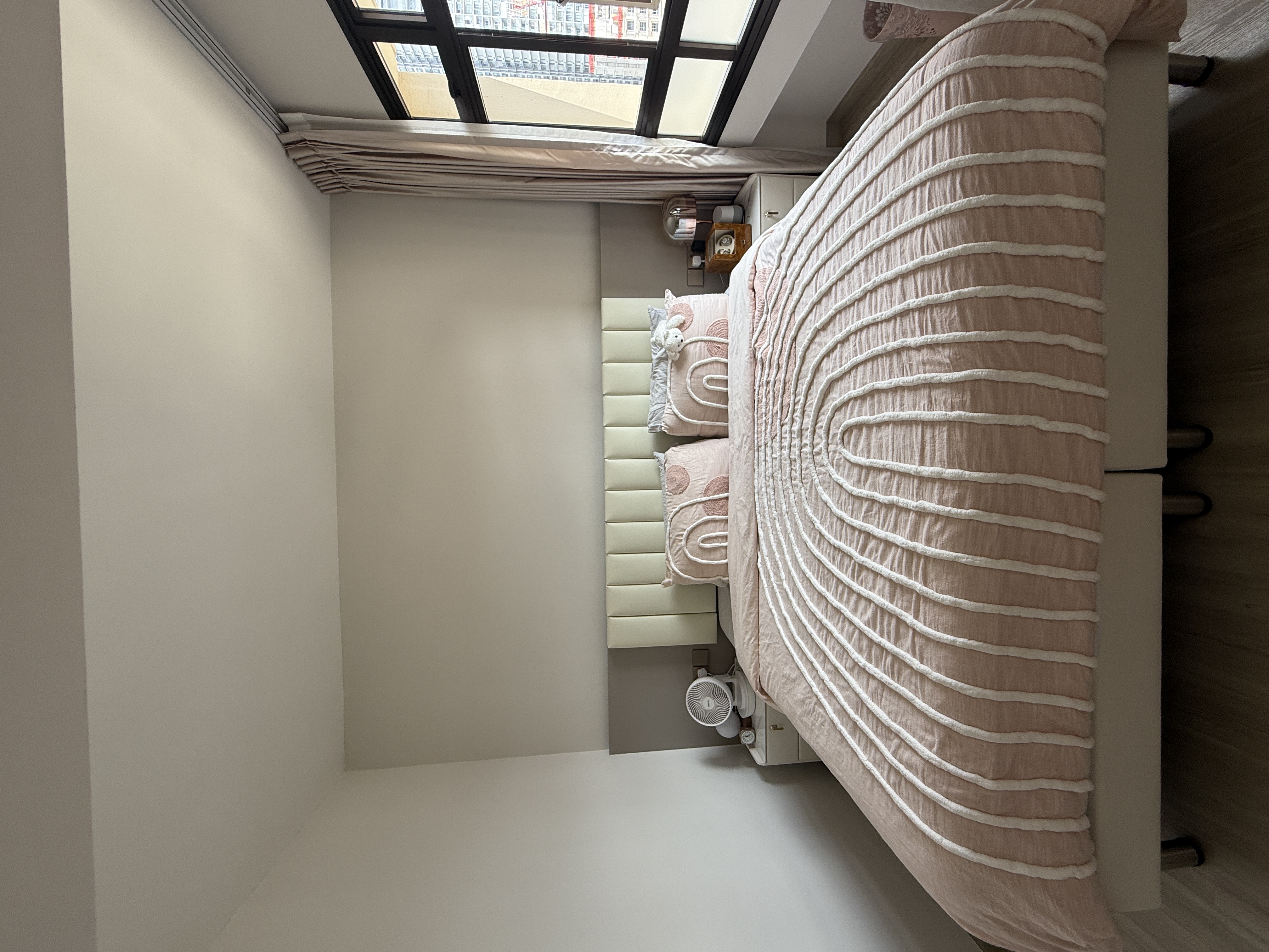 Luxury MBR with vanity island and curves in bronze