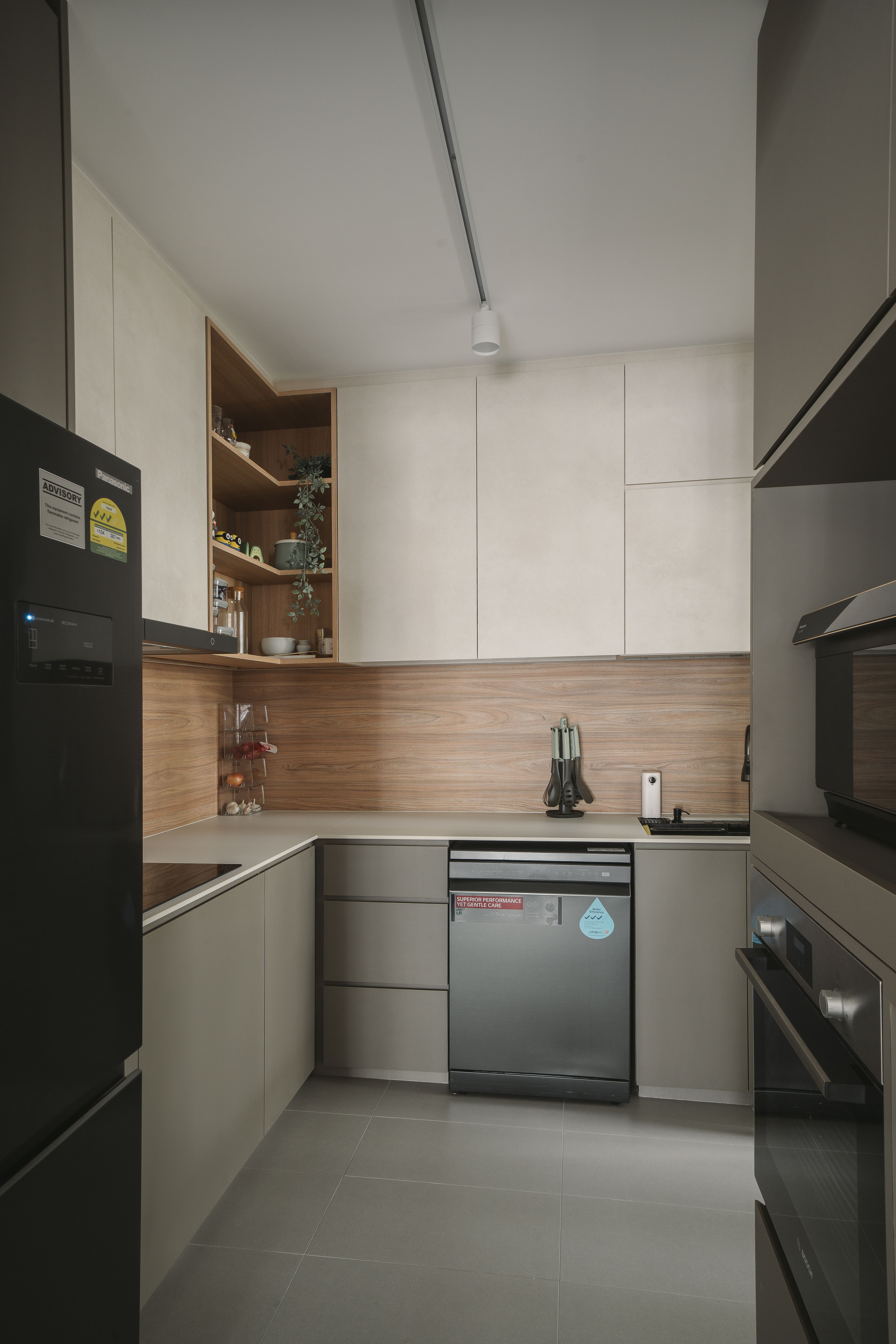BTO-Kitchen:-maximising-our-tiny-2.5x2.6m-space