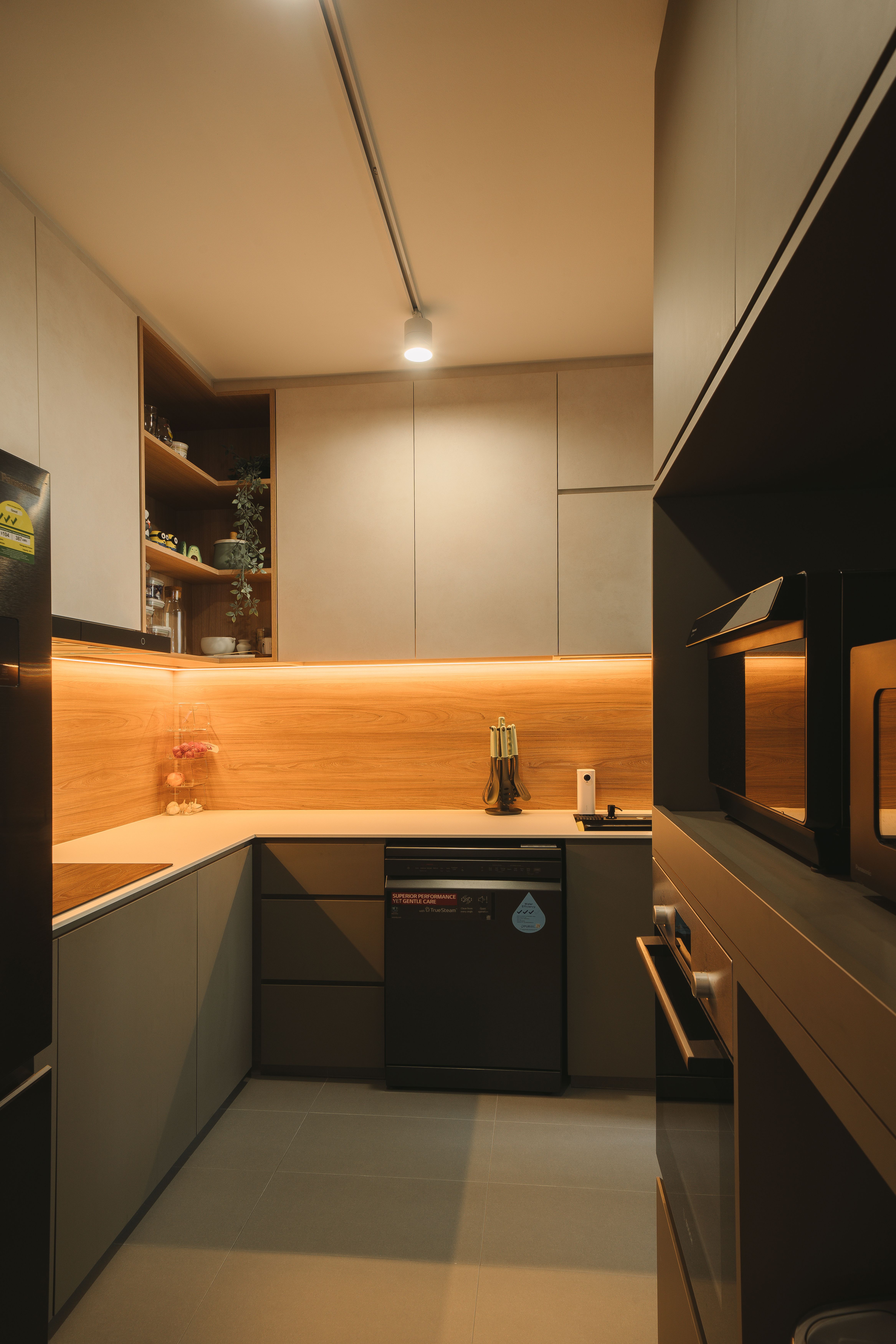 BTO Kitchen: maximising our tiny 2.5x2.6m space