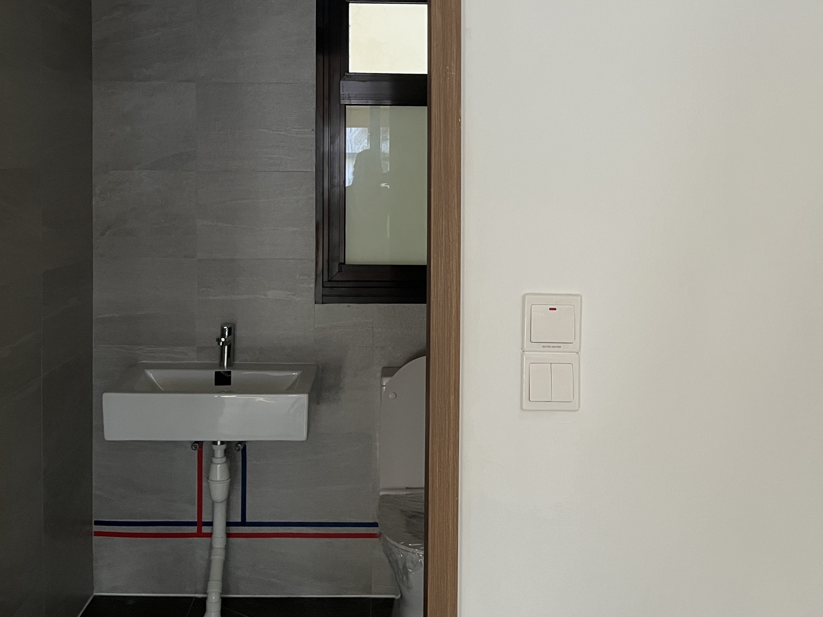 Simple-bathroom-with-OCS-fittings-!