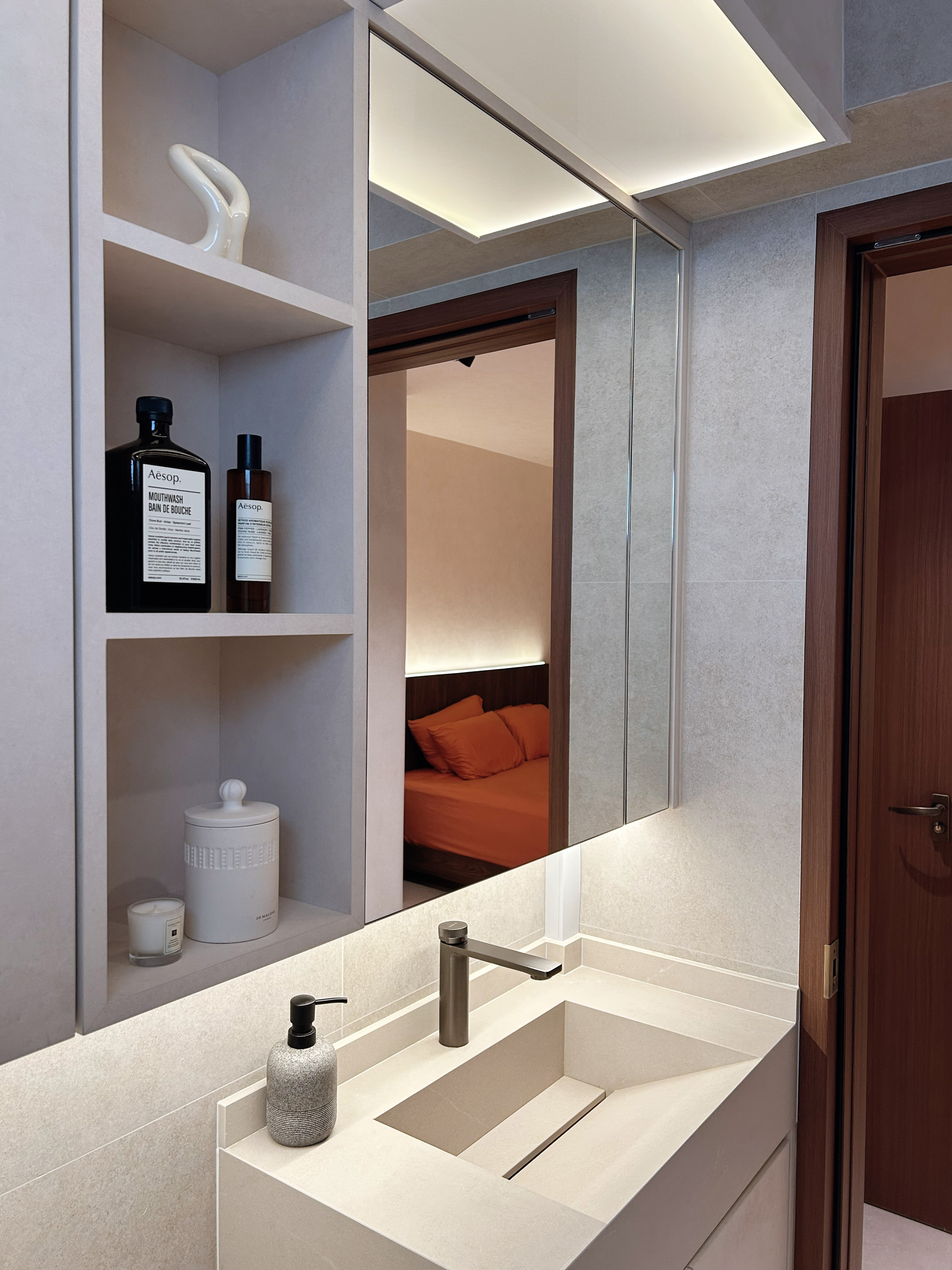 Beyond-Beige:-How-to-Add-Personality-to-Your-Neutral-Bathrooms!