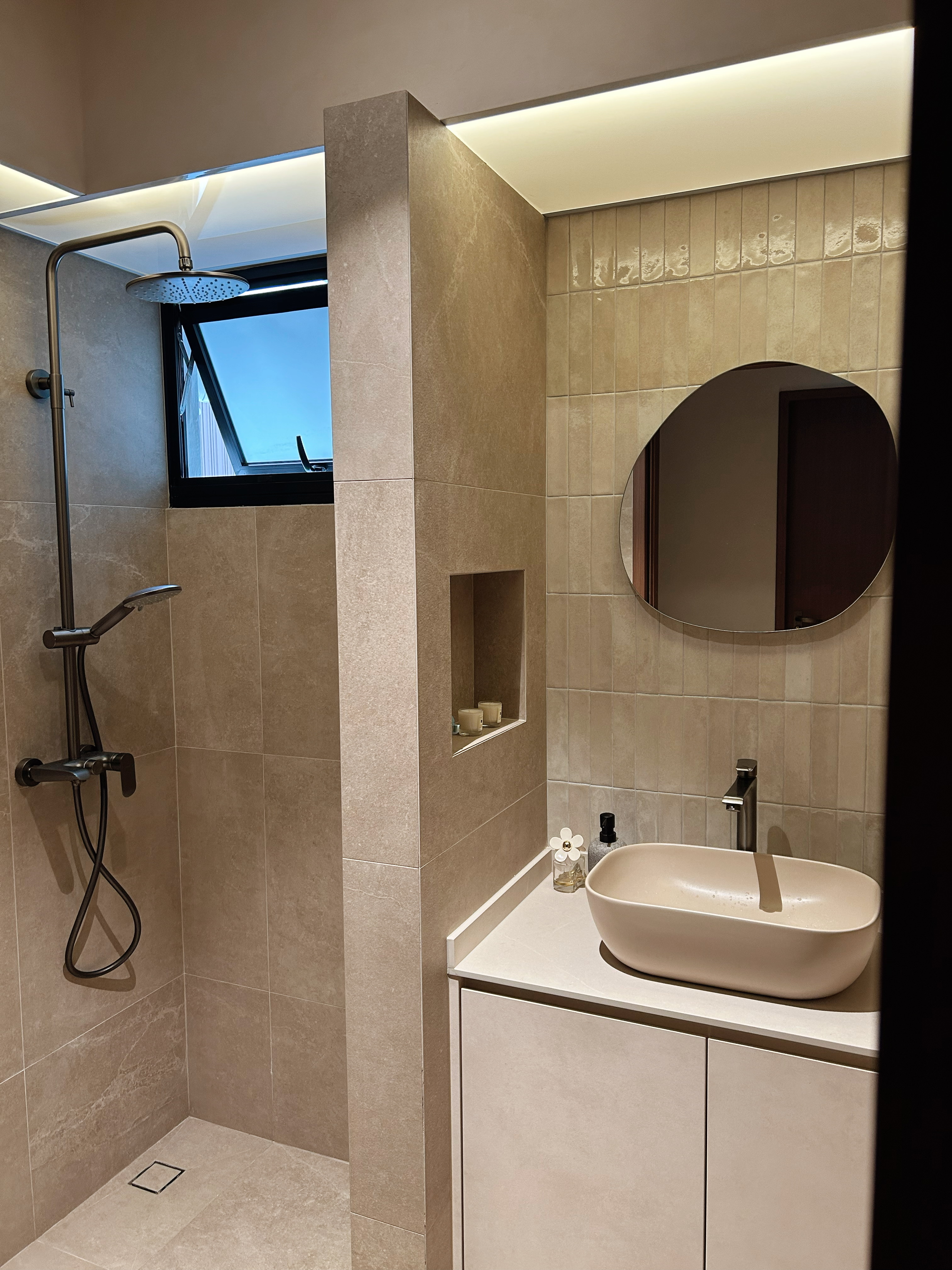 Beyond Beige: How to Add Personality to Your Neutral Bathrooms!