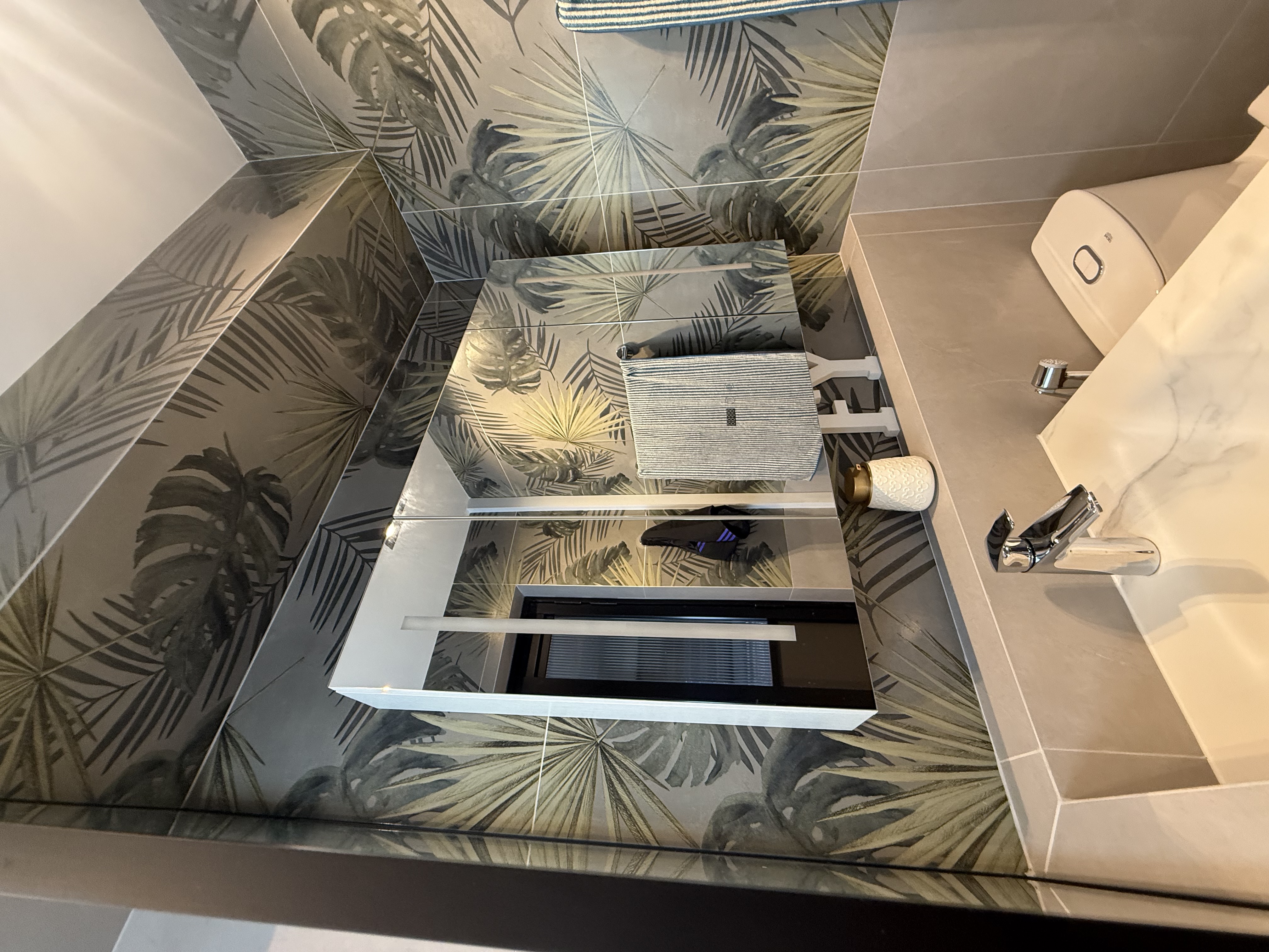 Fifty Shades of Grey Bathroom