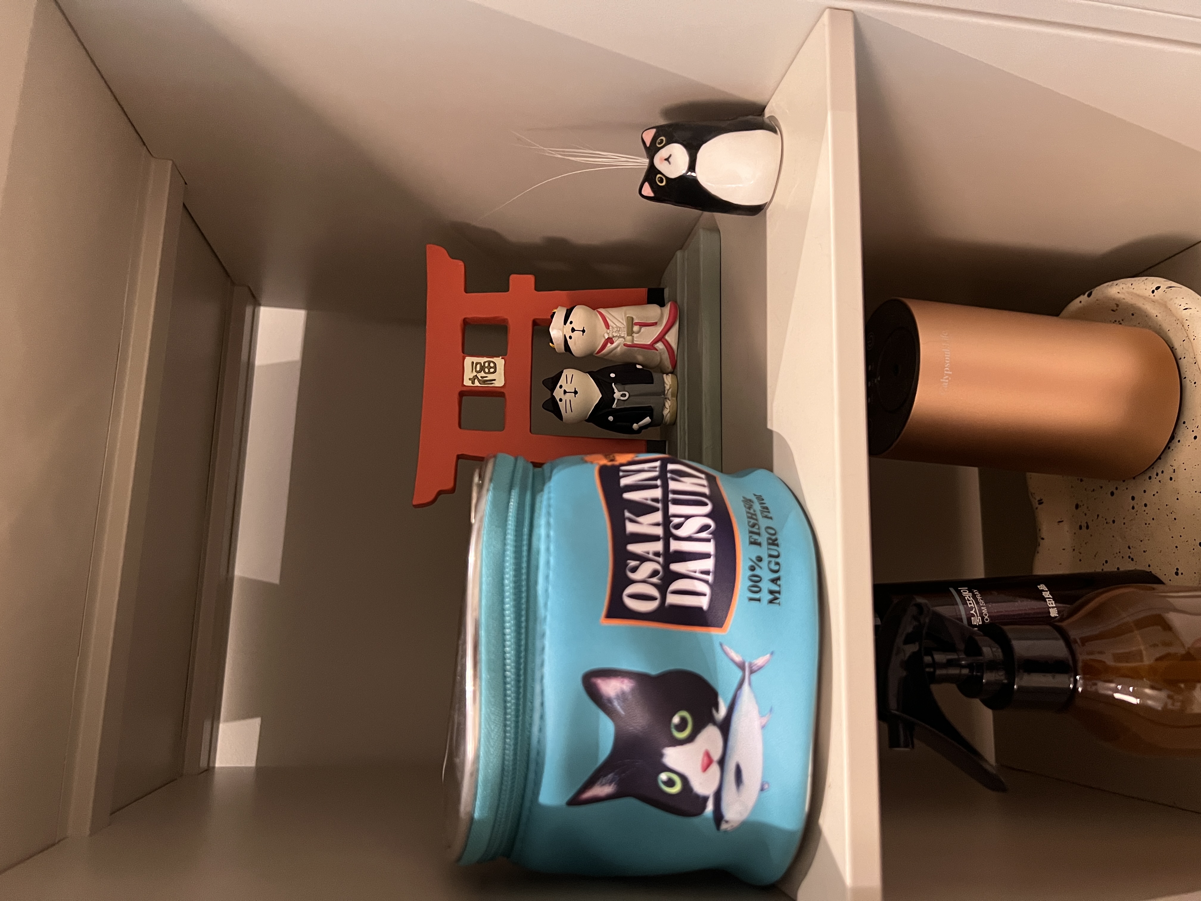 We’re just living in Oreo’s world: Decorating with our cat