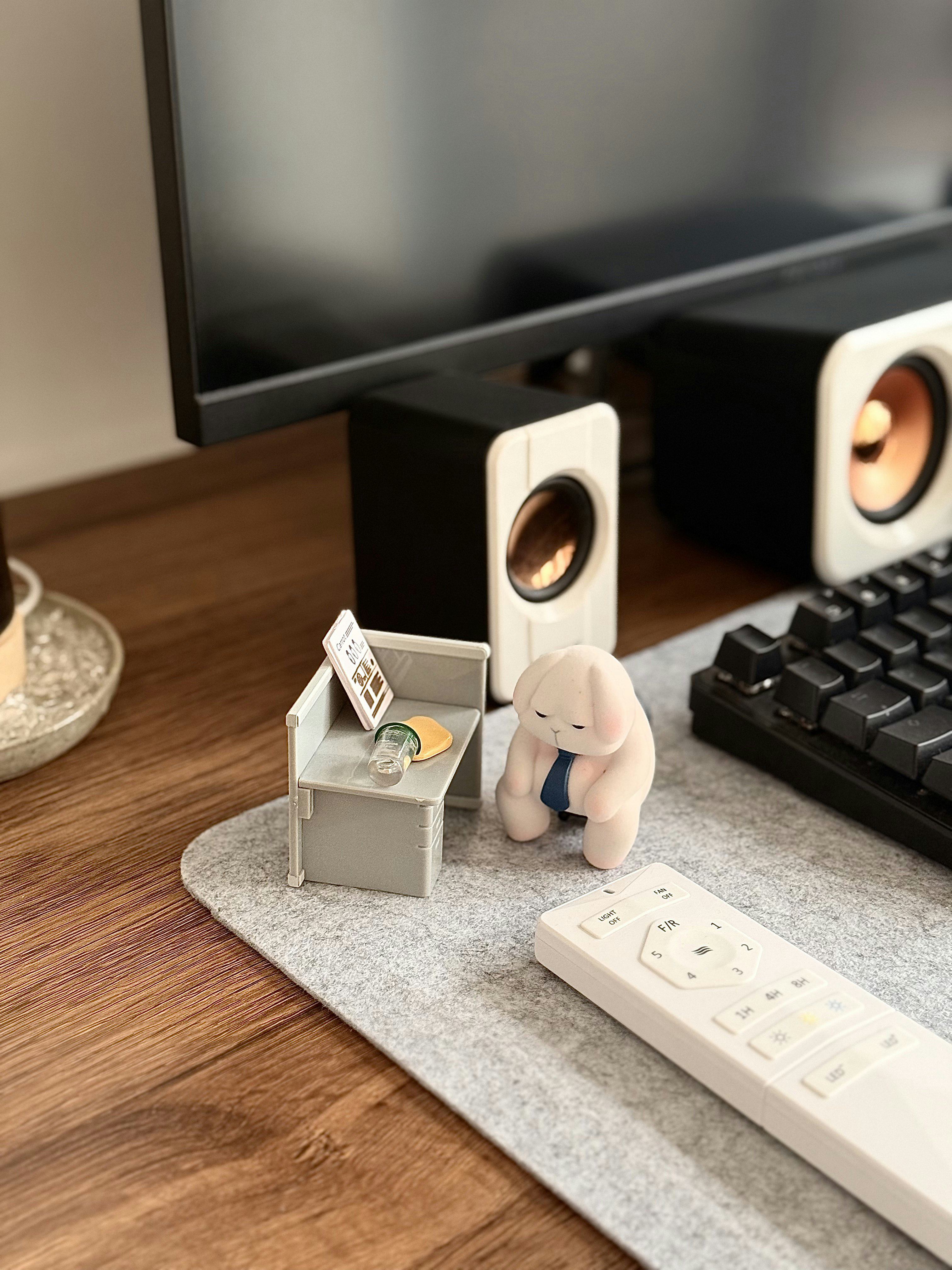 Our minimal and clutter free japandi-inspired study room.