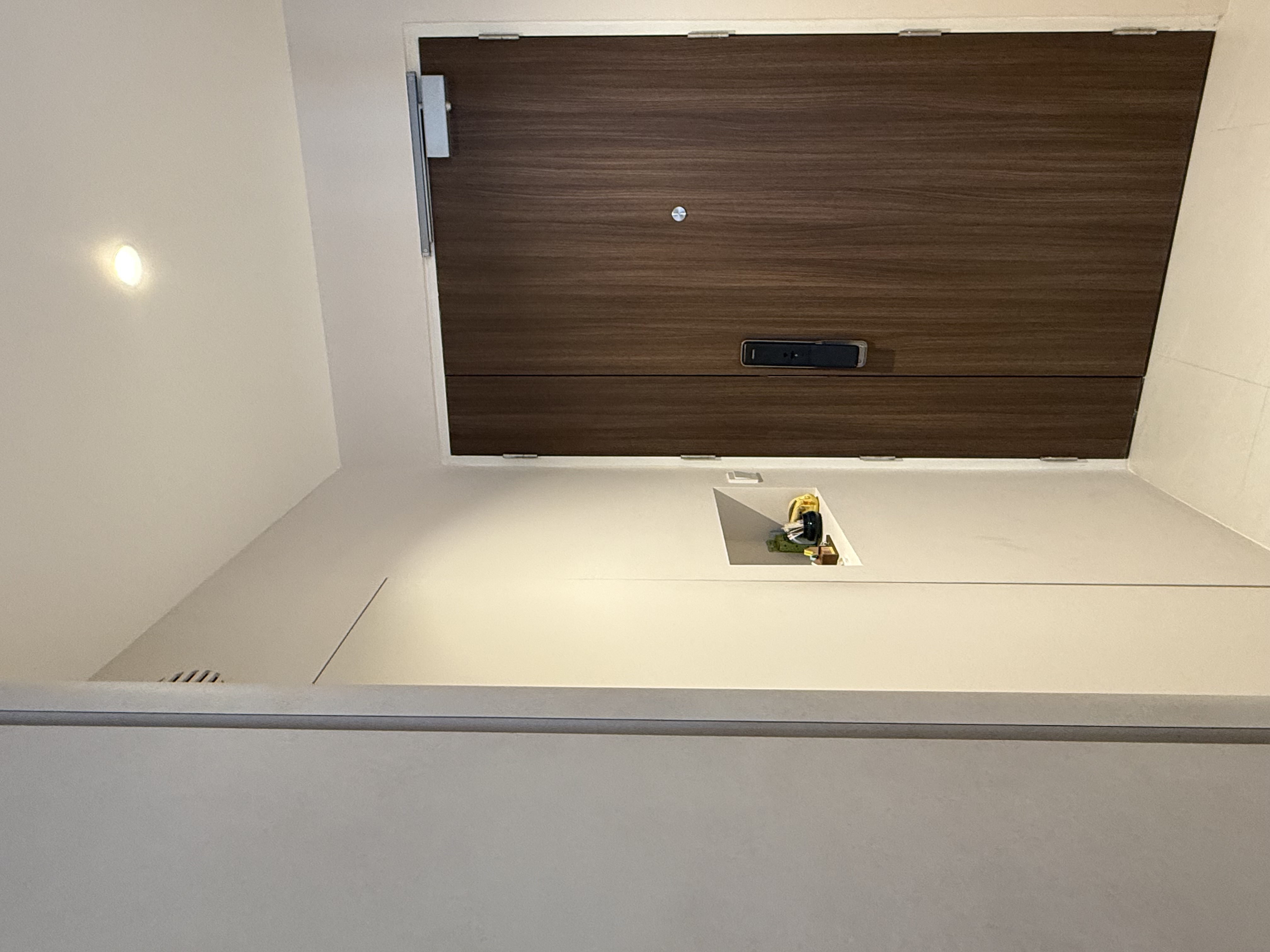 Small yet functional entryway