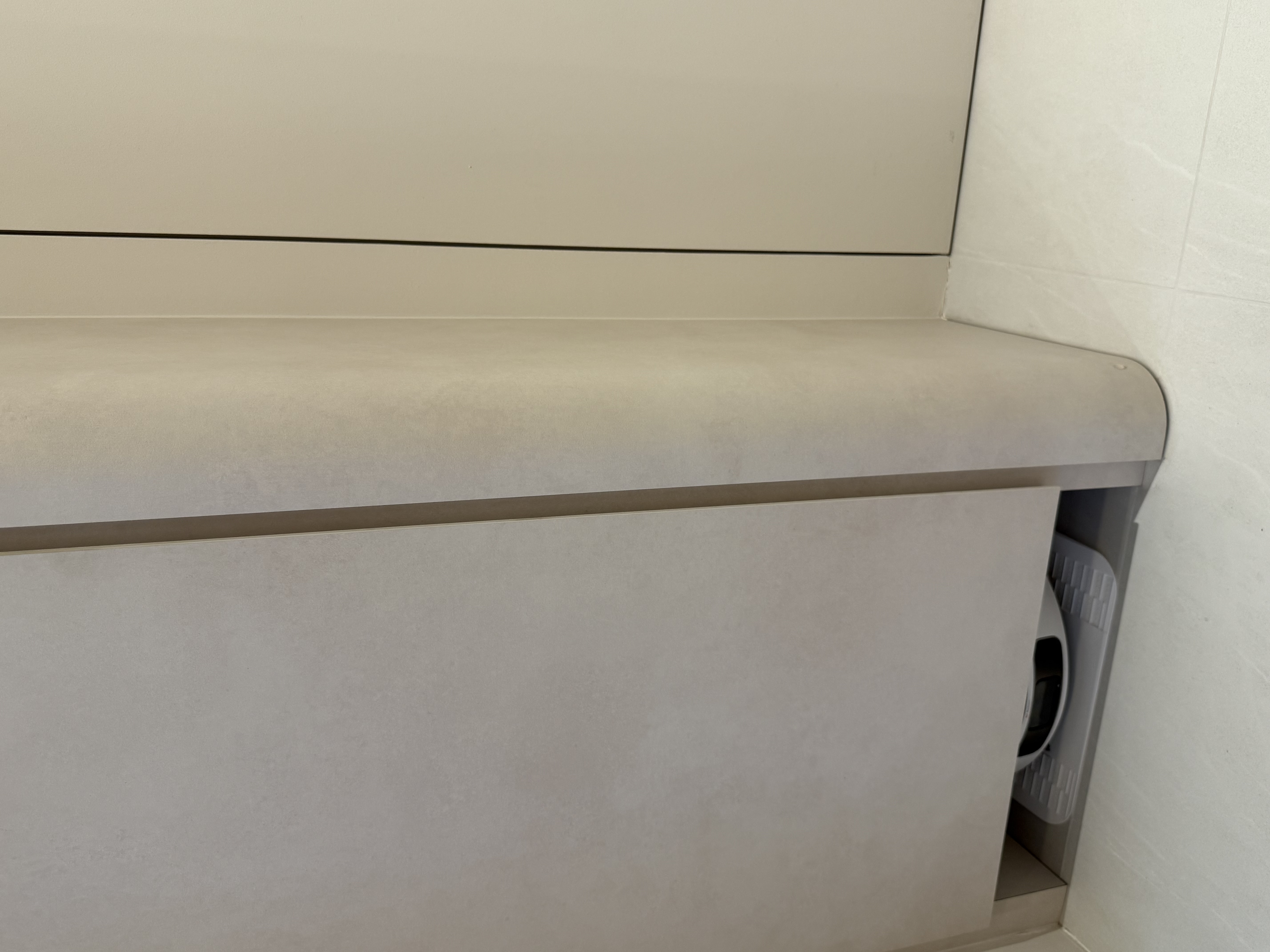 Small-yet-functional-entryway