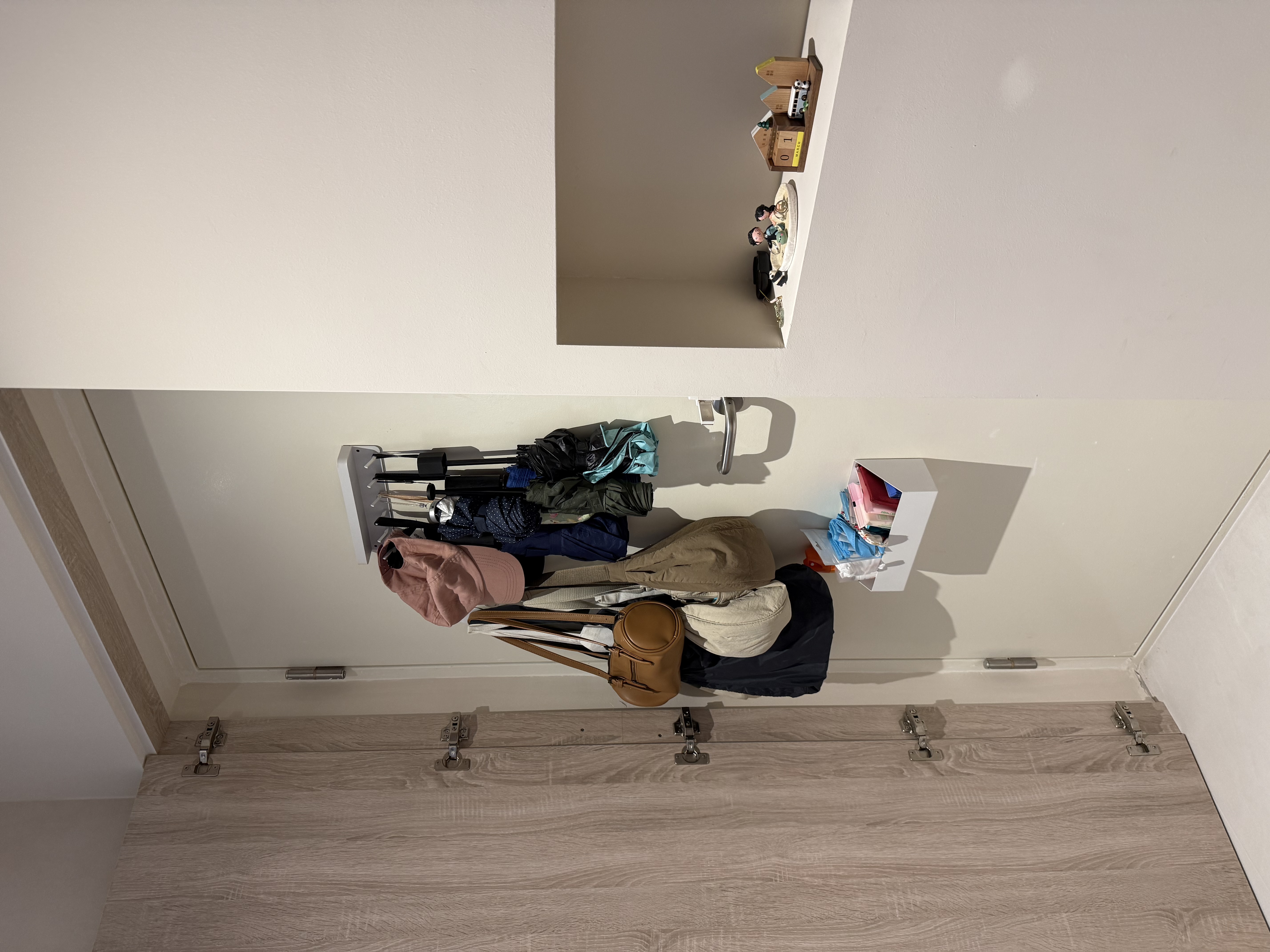 Small yet functional entryway