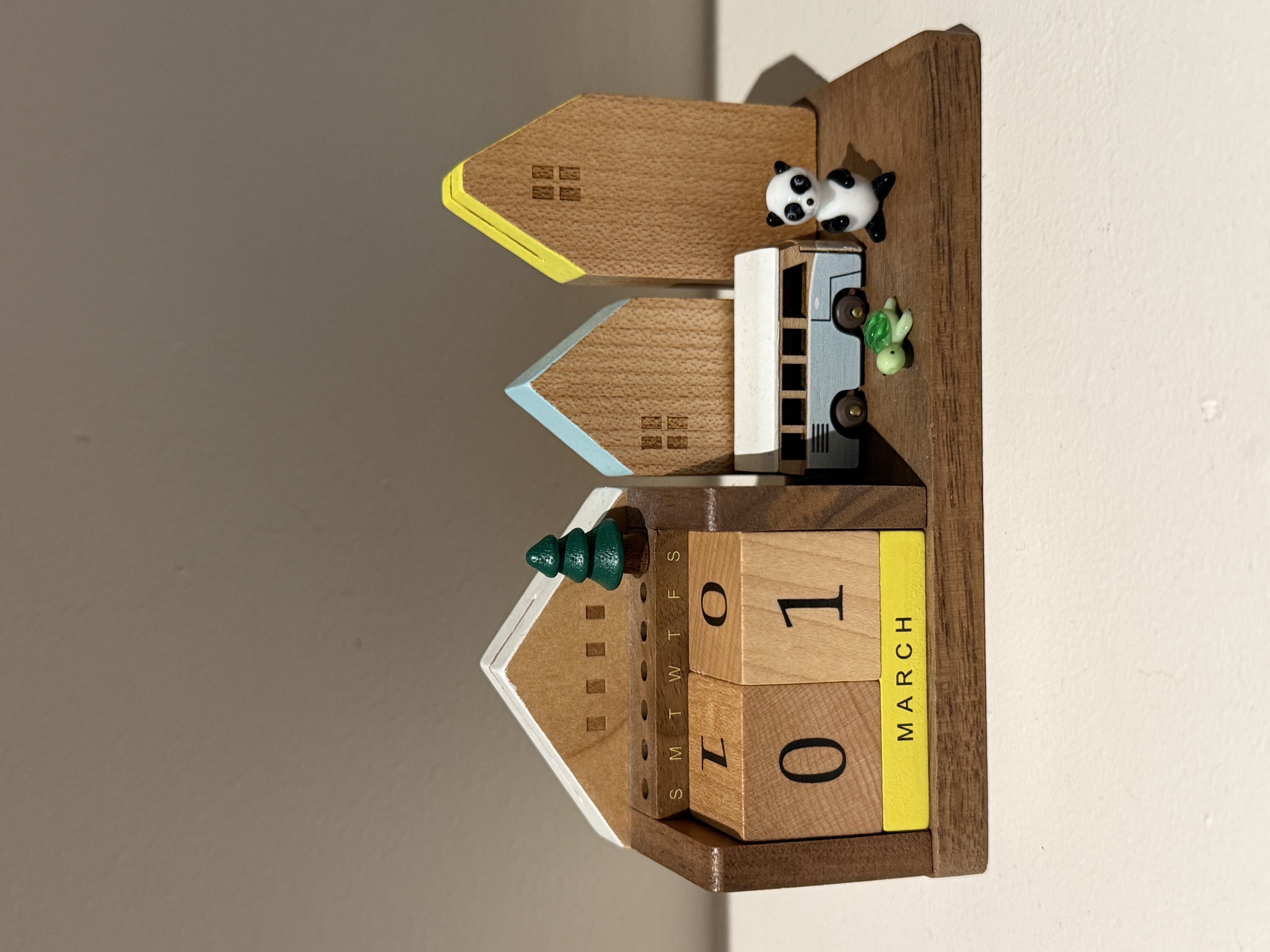 Small yet functional entryway