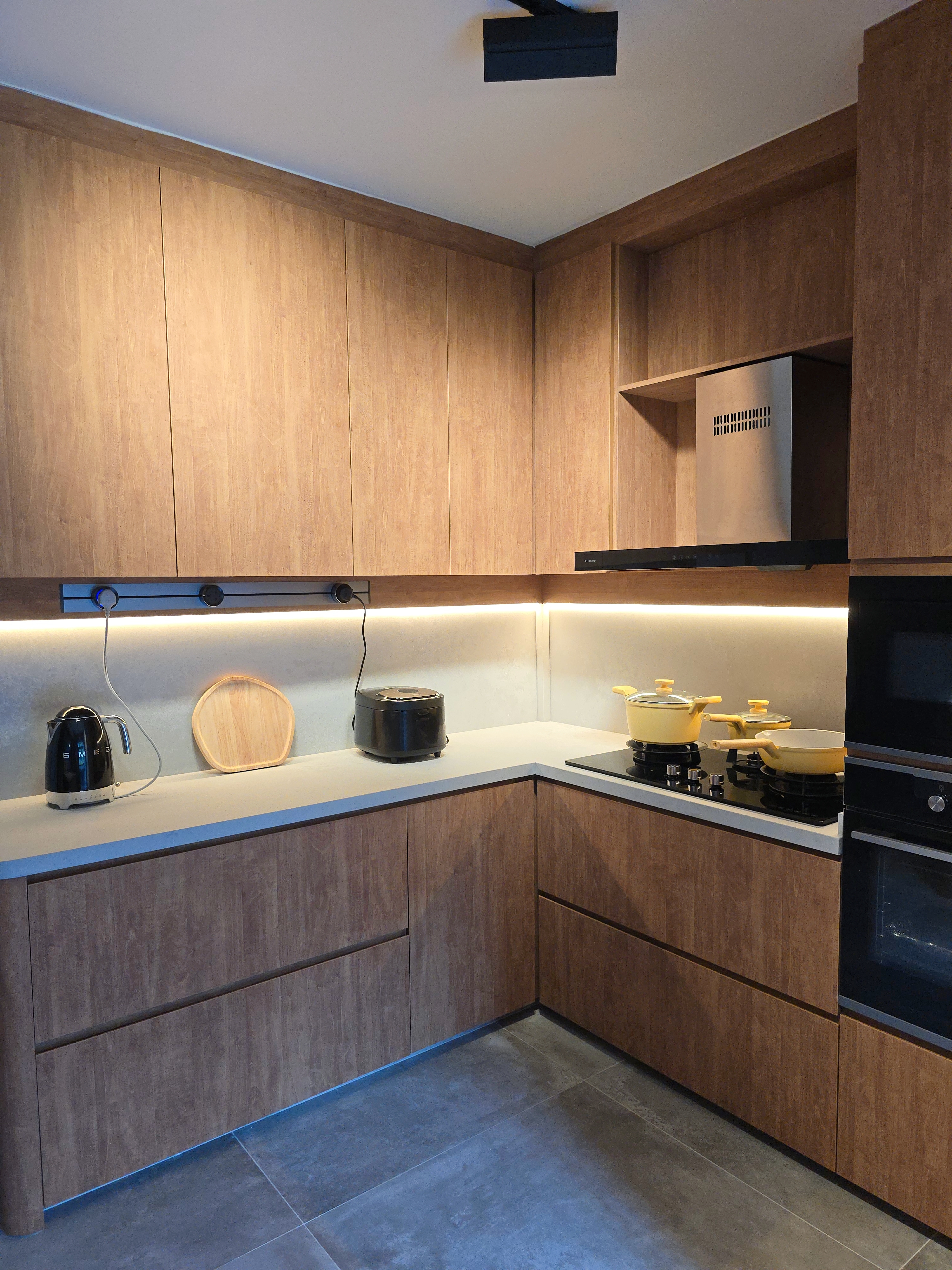 Open+Close Concept kitchen  in a HDB Maisonette