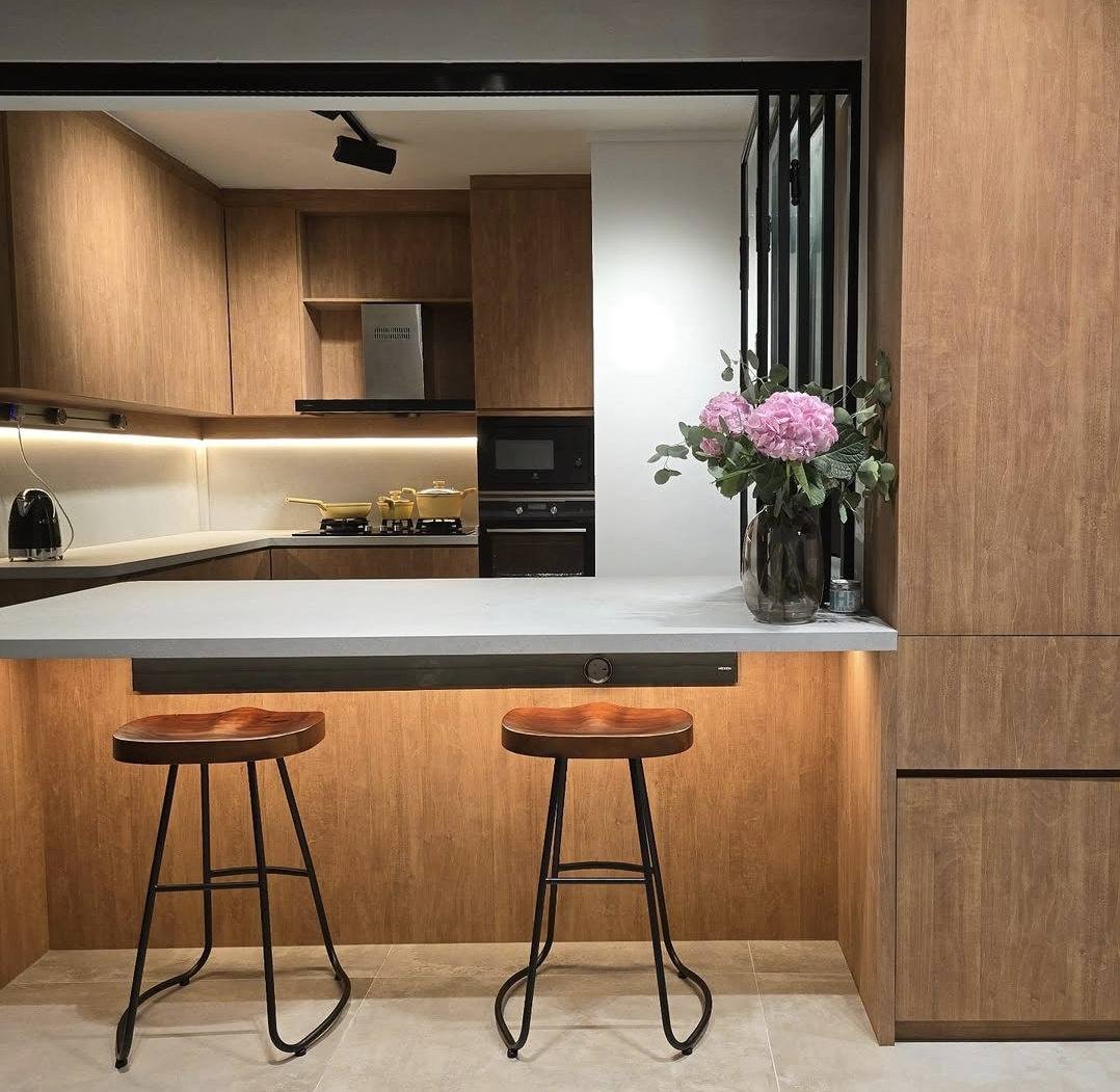 Open+Close-Concept-kitchen-in-a-HDB-Maisonette
