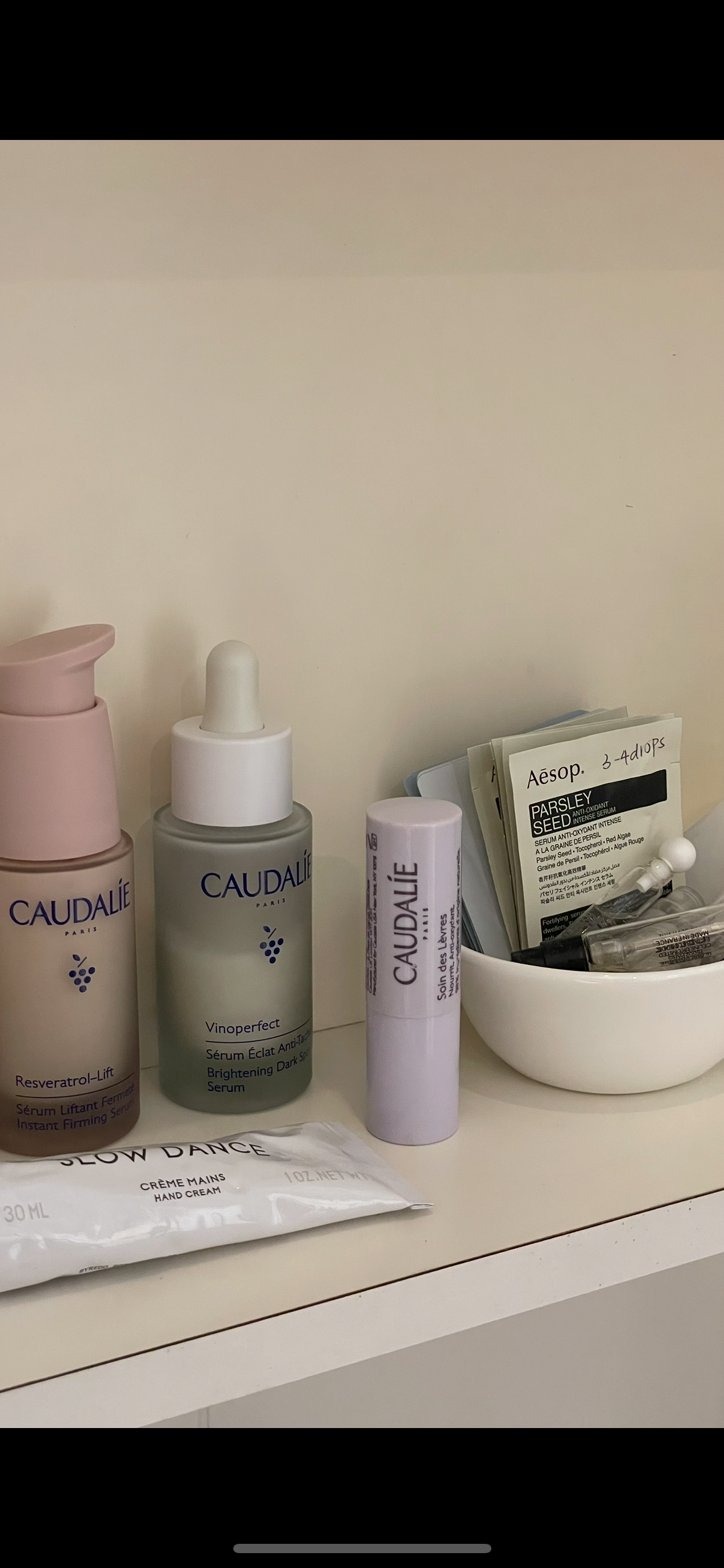 Curating-a-Bathroom-and-Vanity-Area-🤍