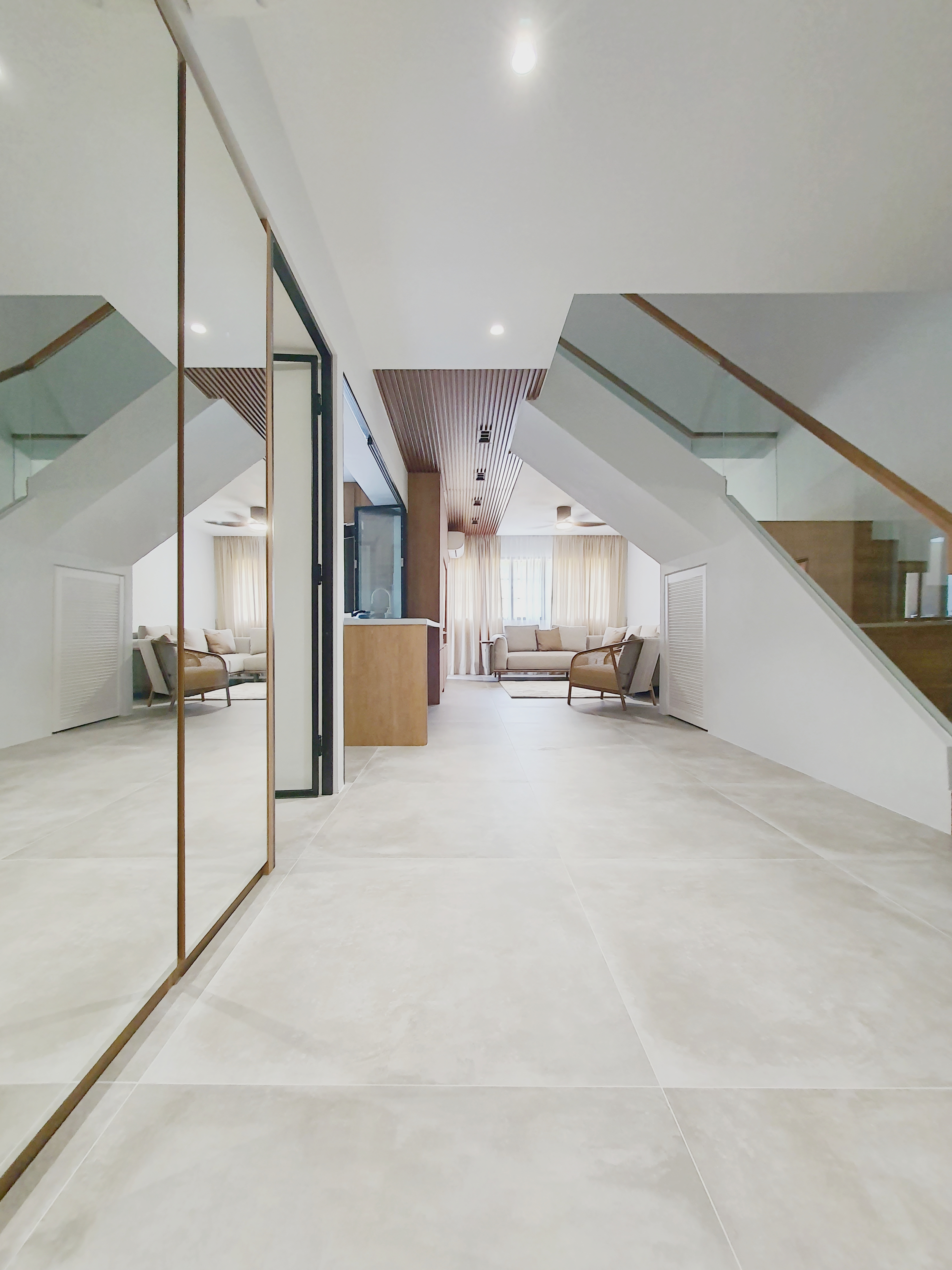 Entryway:-Prioritizing-functionality-over-aesthetics.-