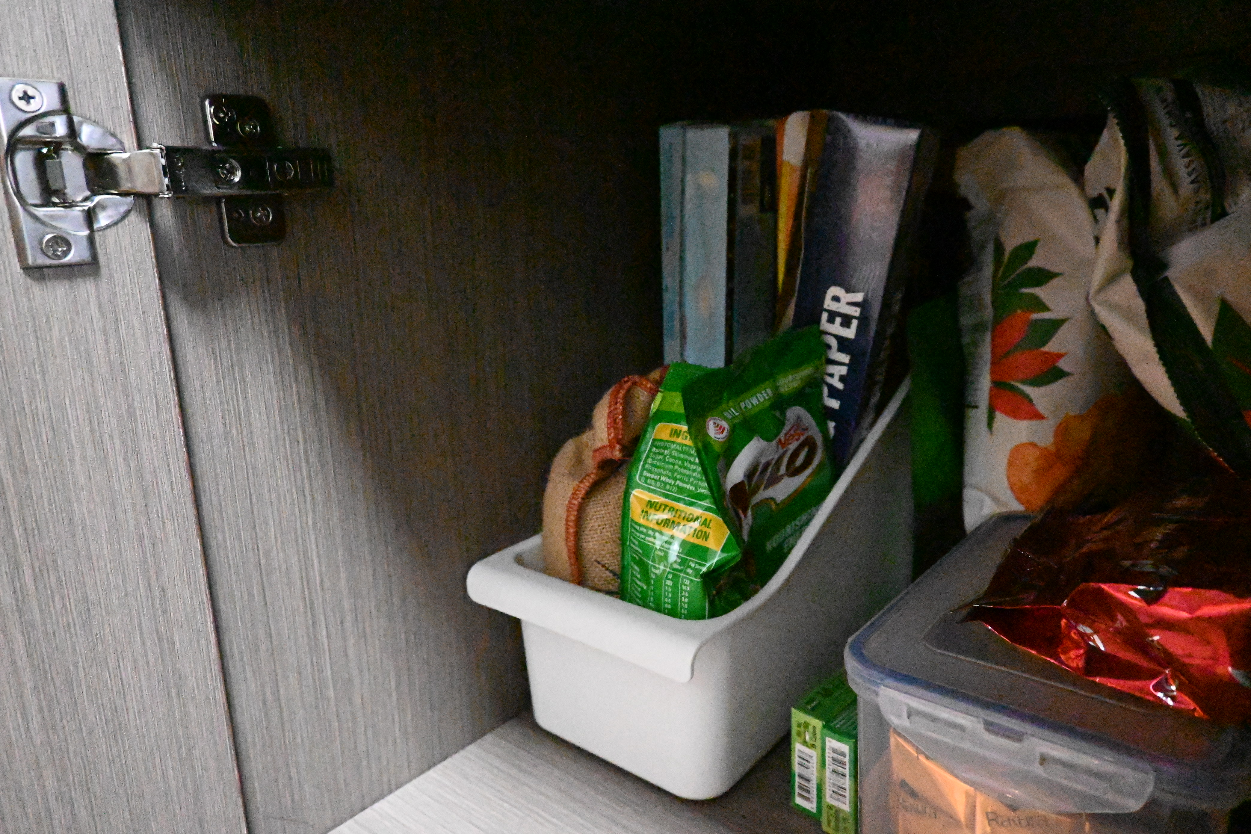 Kitchen organisers to keep things neat!