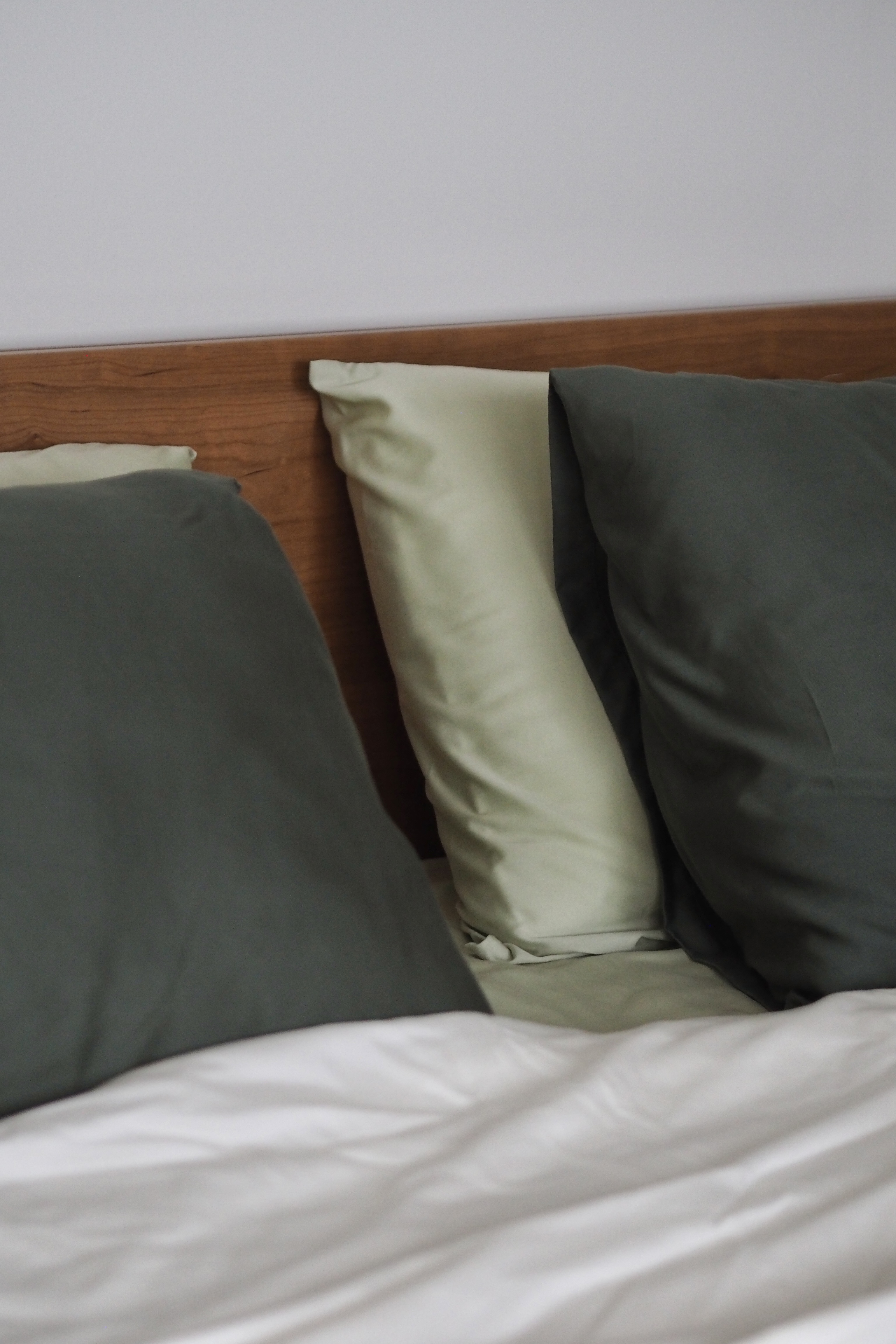 Bedroom-things---only-the-essentials-🛌