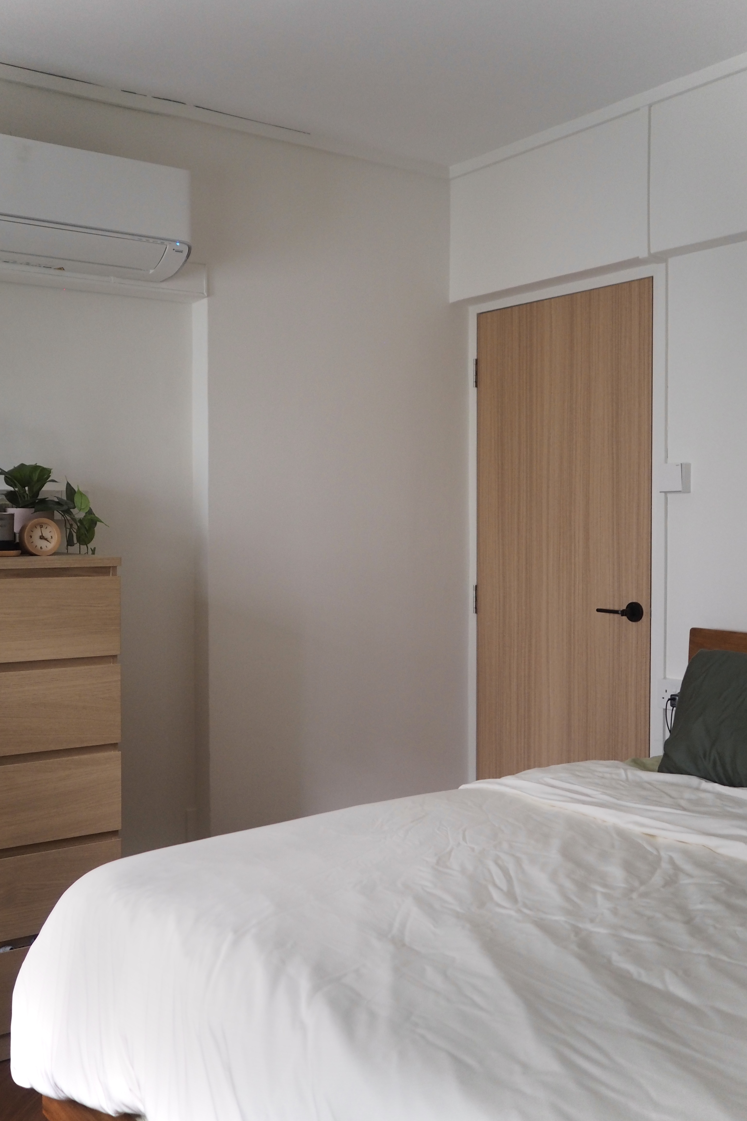 Bedroom things - only the essentials 🛌