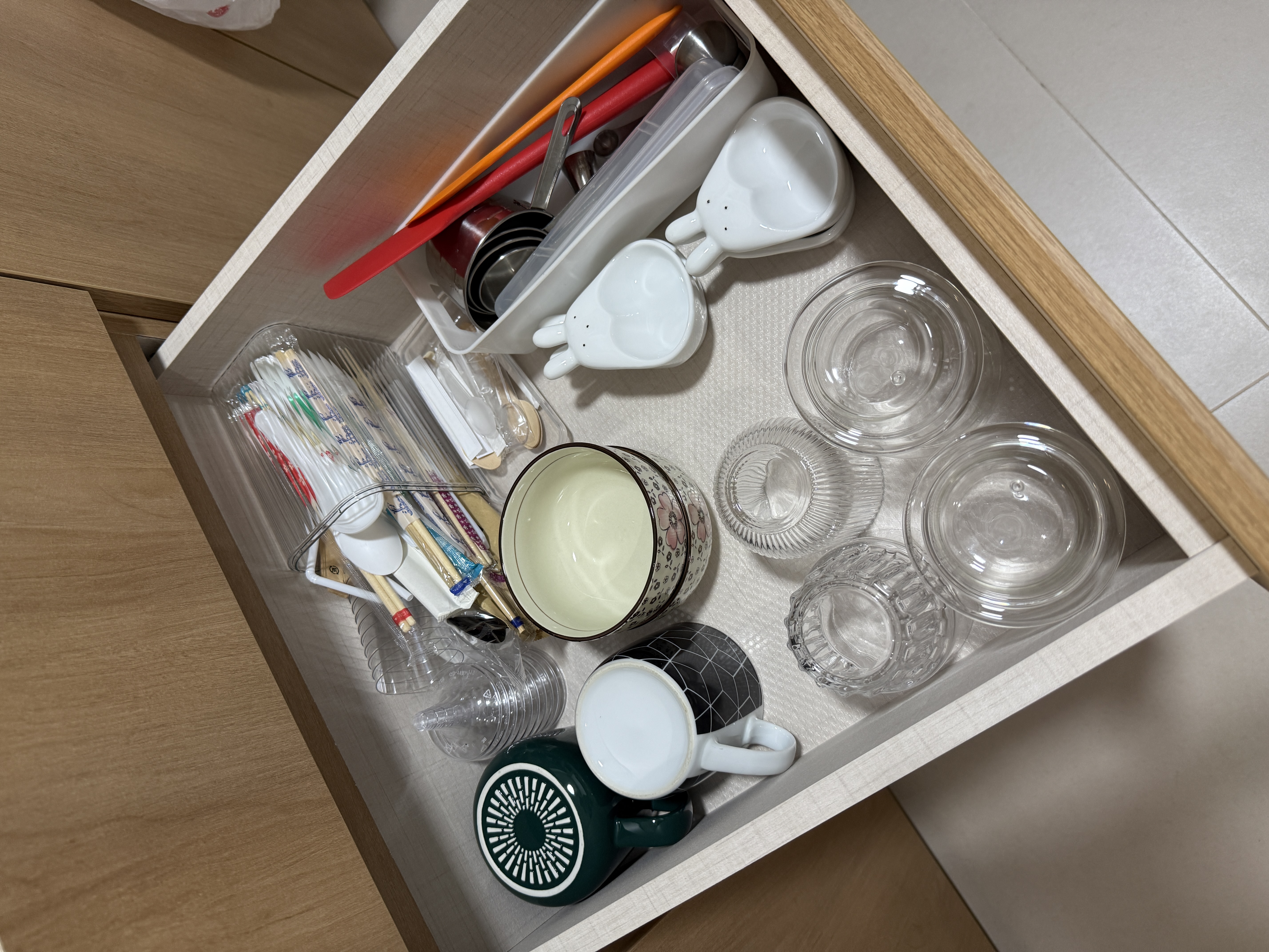 Kitchen Organization: A Minimalist & Clutter-Free Setup