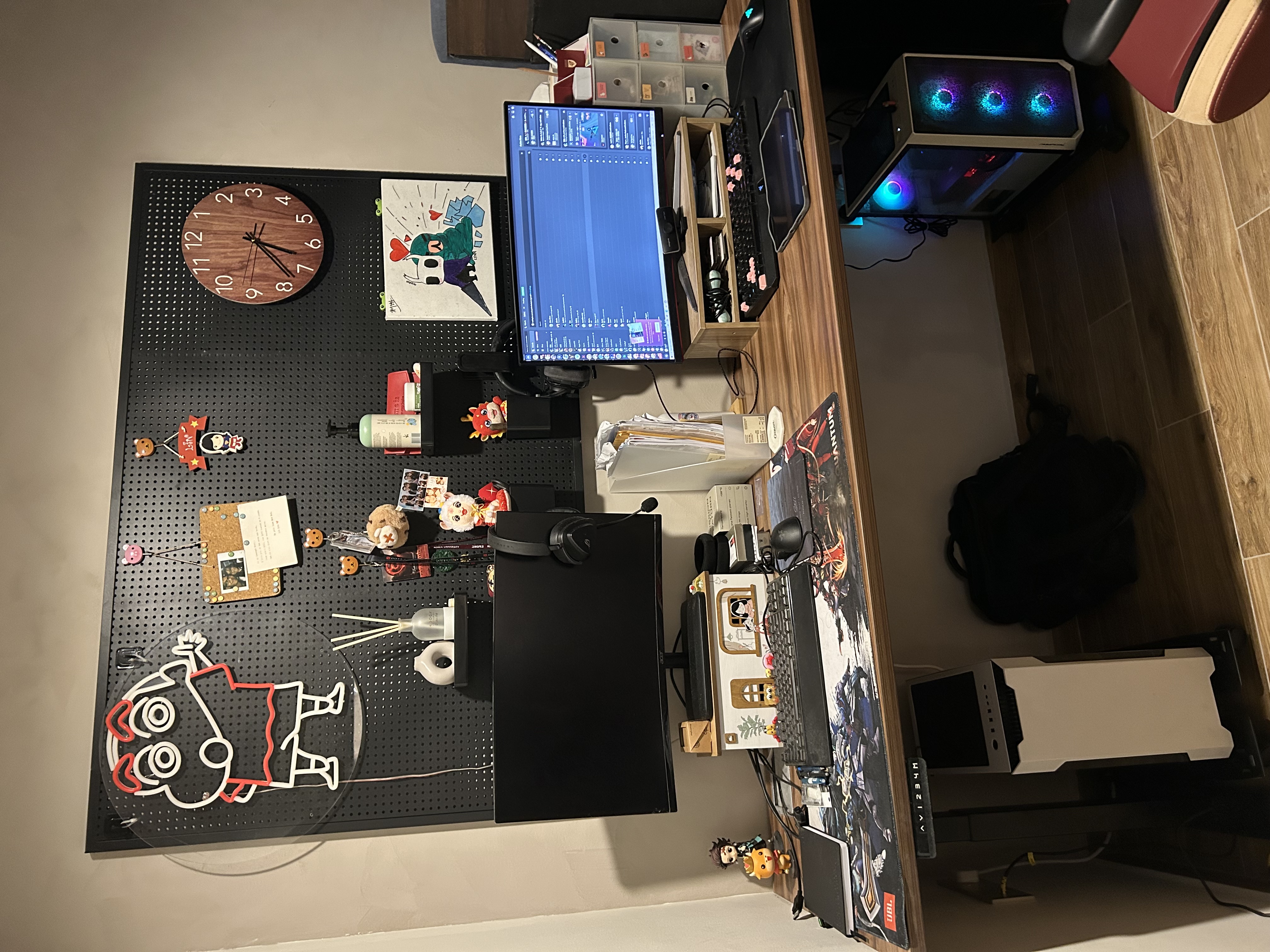 Re-organised: Our study area feels more spacious with a IKEA item!