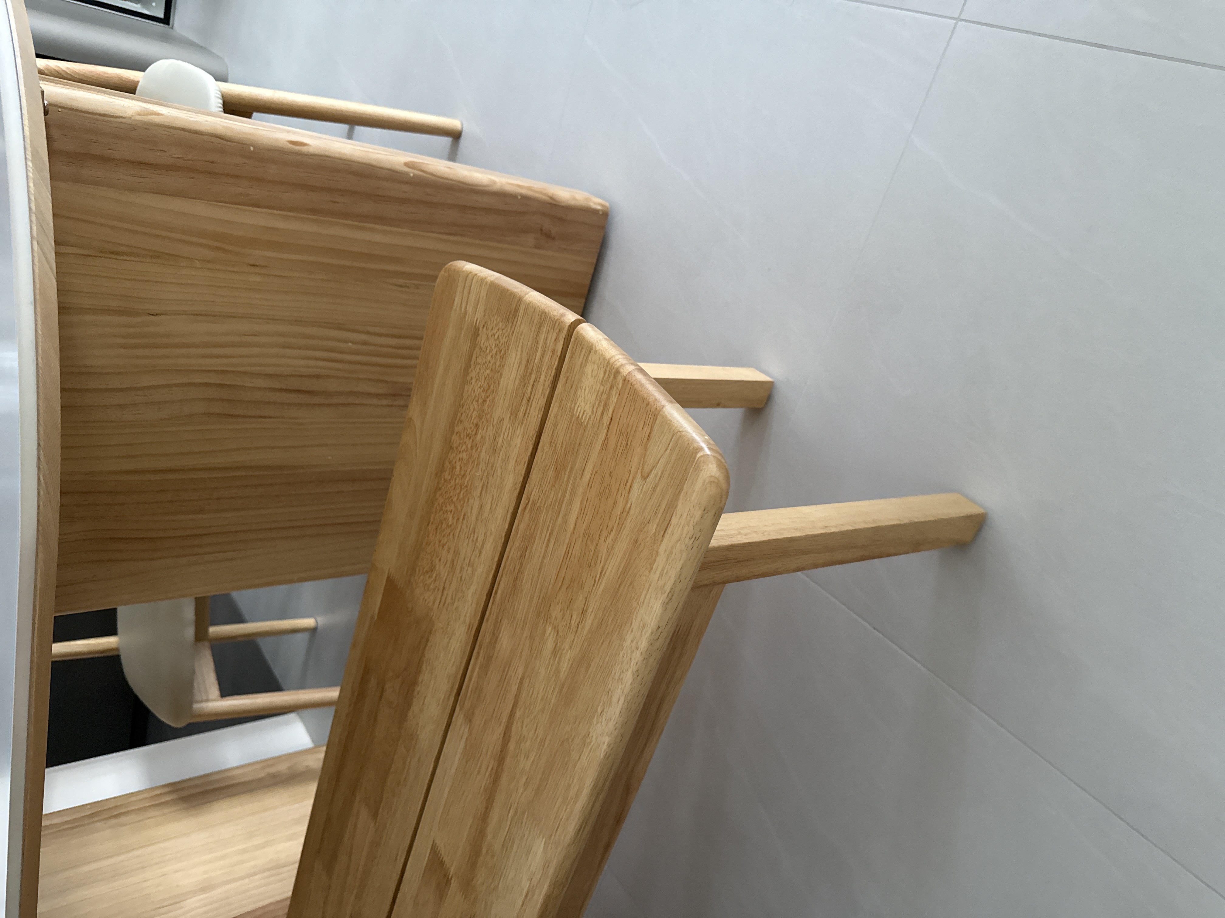 Multi-functional-dining-space-with-a-dedicated-coffee-station