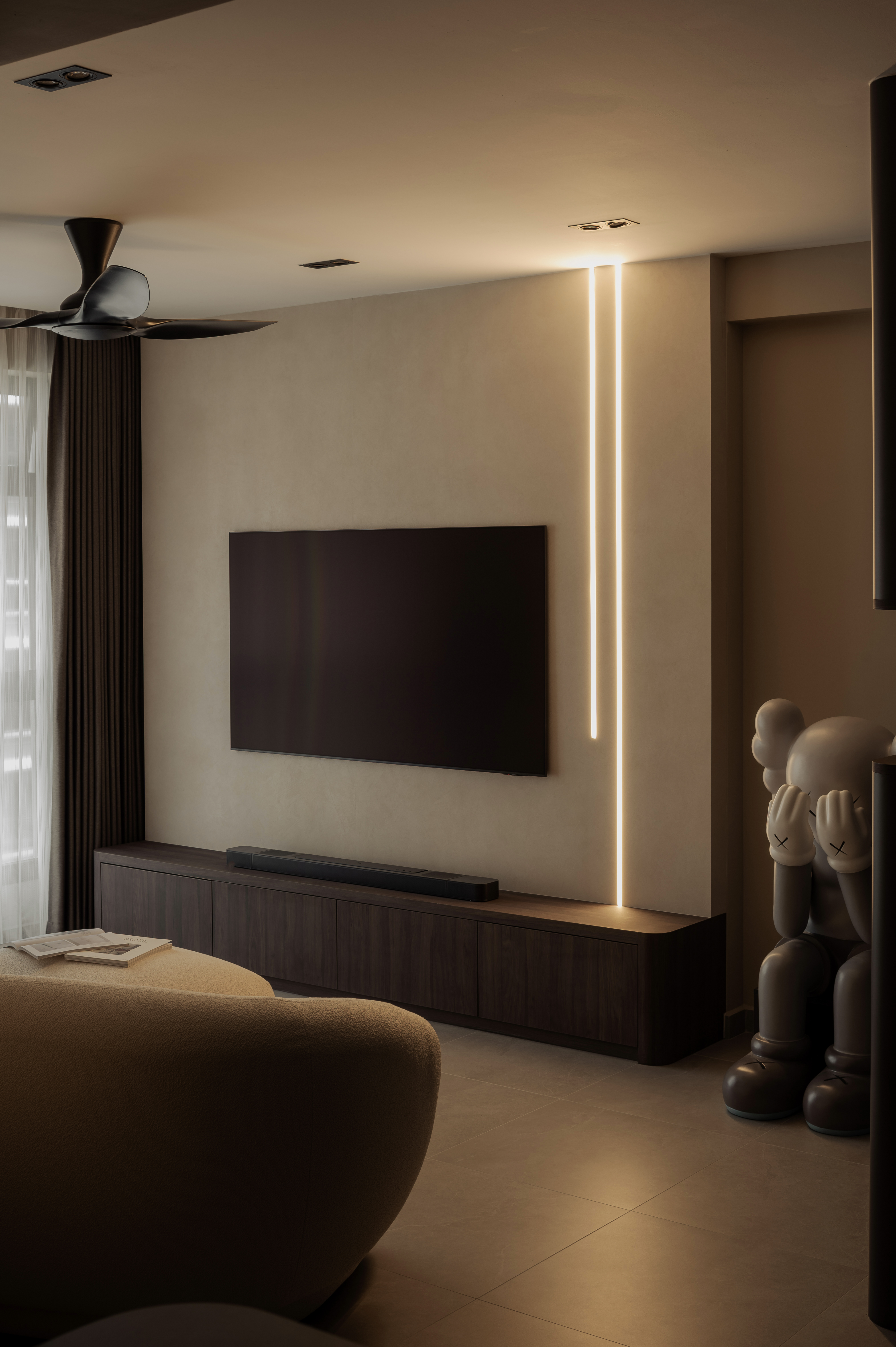 Inside-A-Modern-Dwelling---An-Epitome-of-Functionality-&-Style