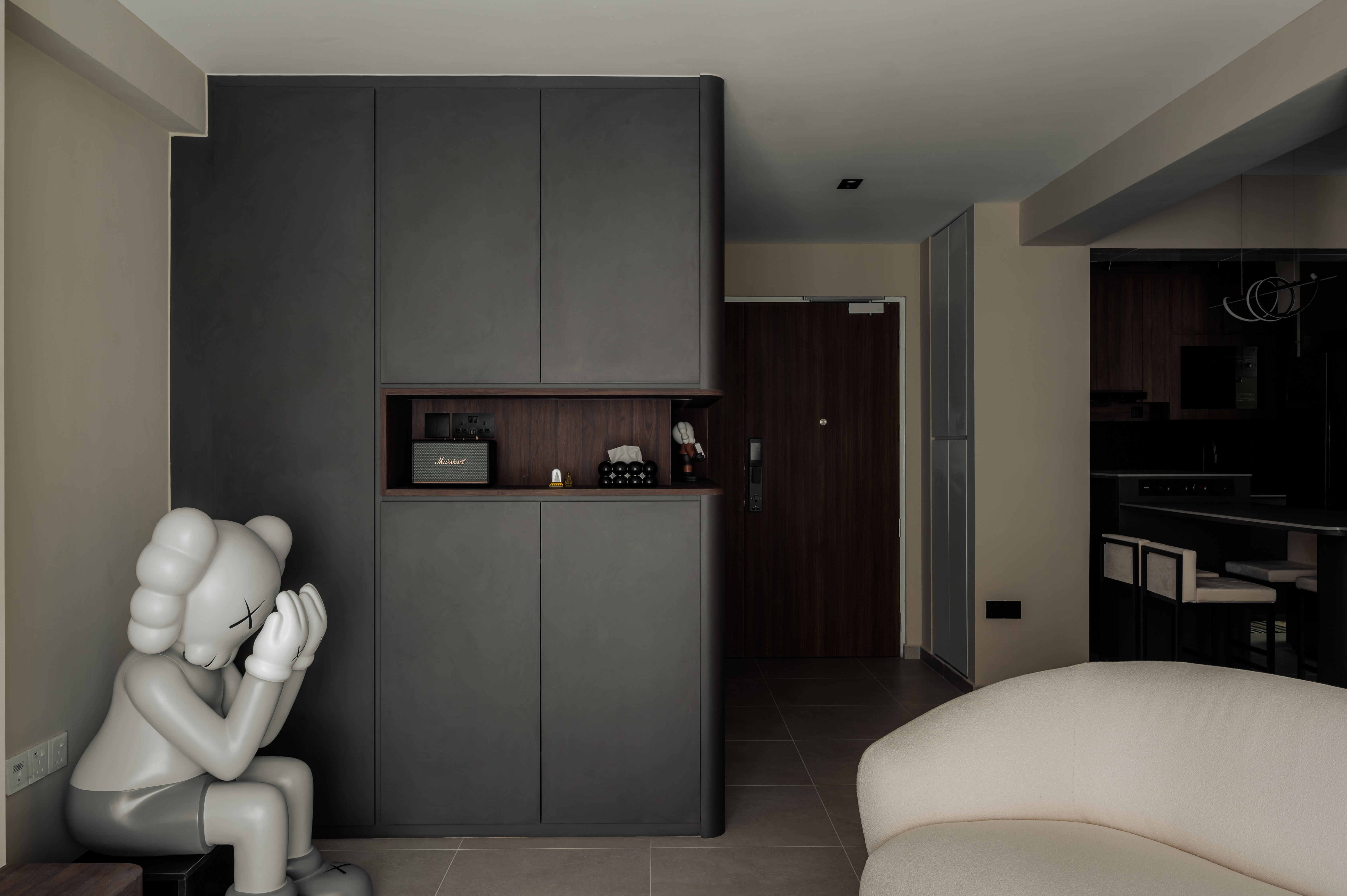 Inside A Modern Dwelling - An Epitome of Functionality & Style