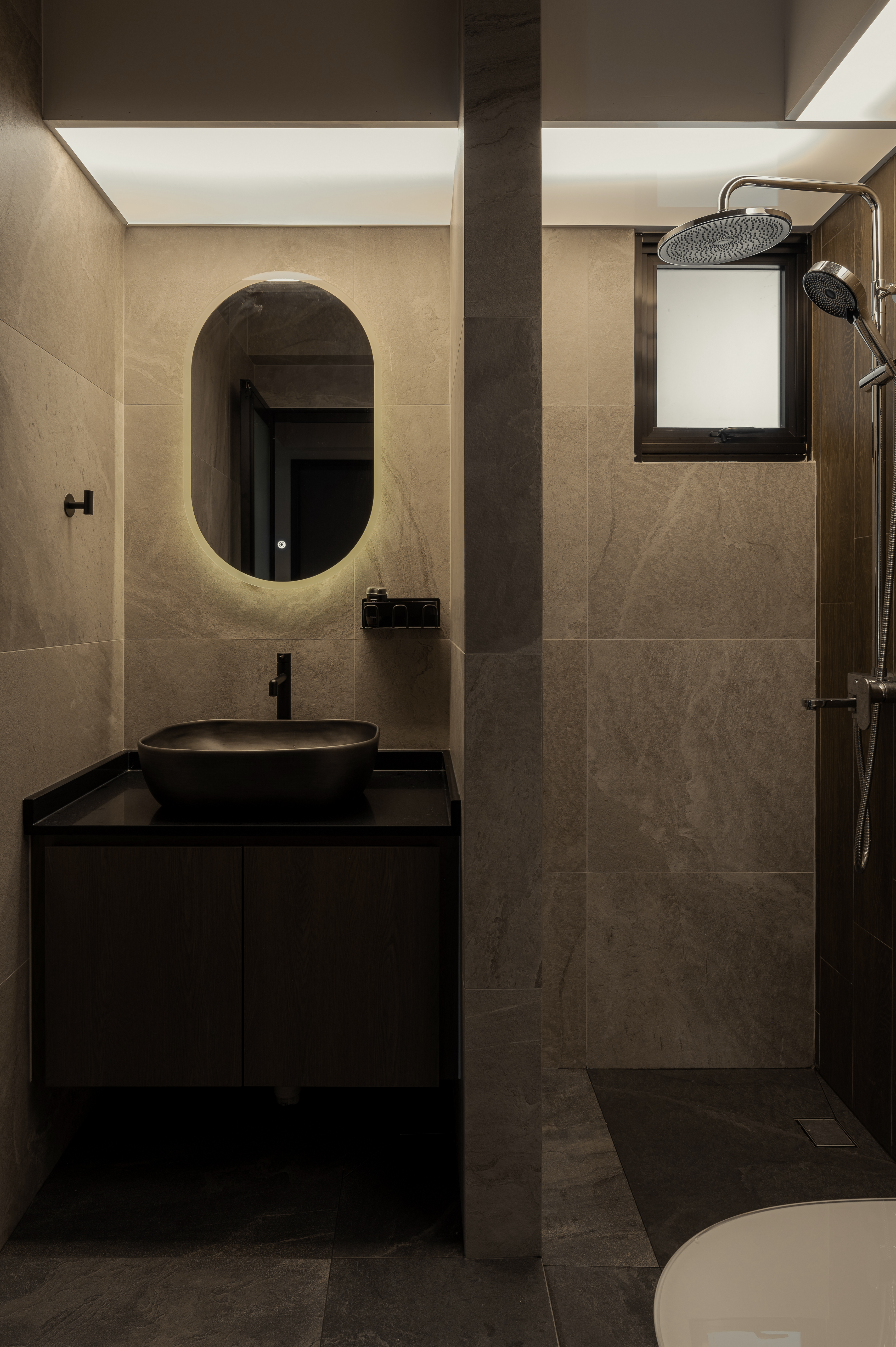 Inside A Modern Dwelling - An Epitome of Functionality & Style