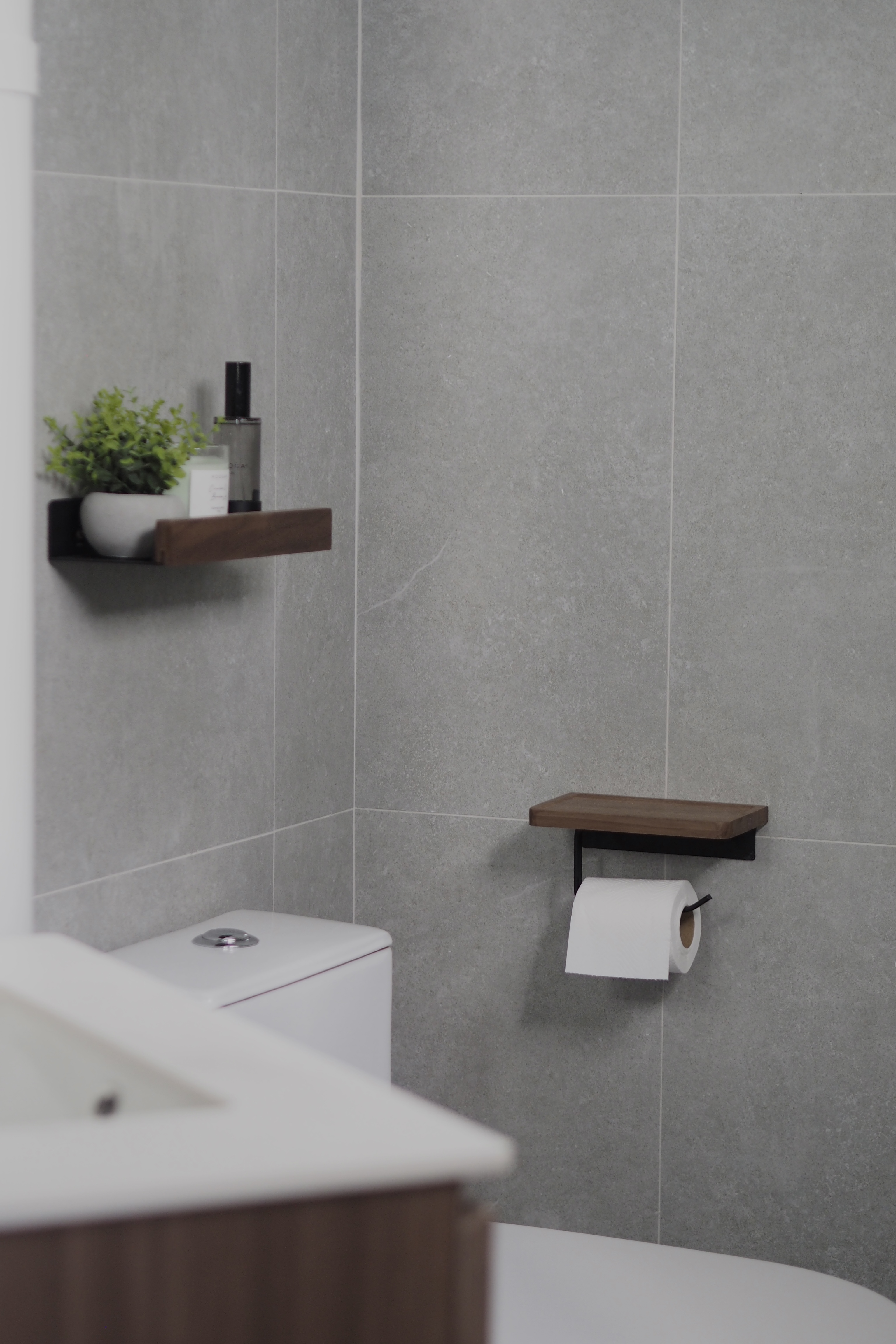 A stone bathroom to replicate outdoor showers 🪨🌿