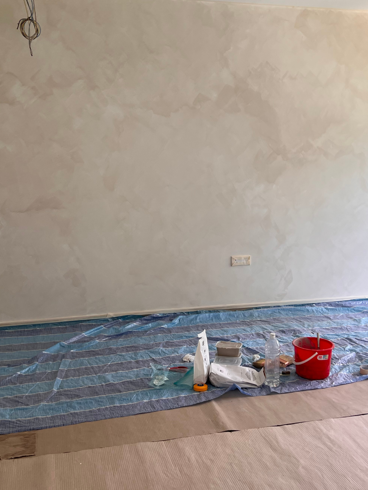 How-we-saved-$1.5k-on-our-lime-washed-walls-👩🏻‍🎨👨🏻‍🎨