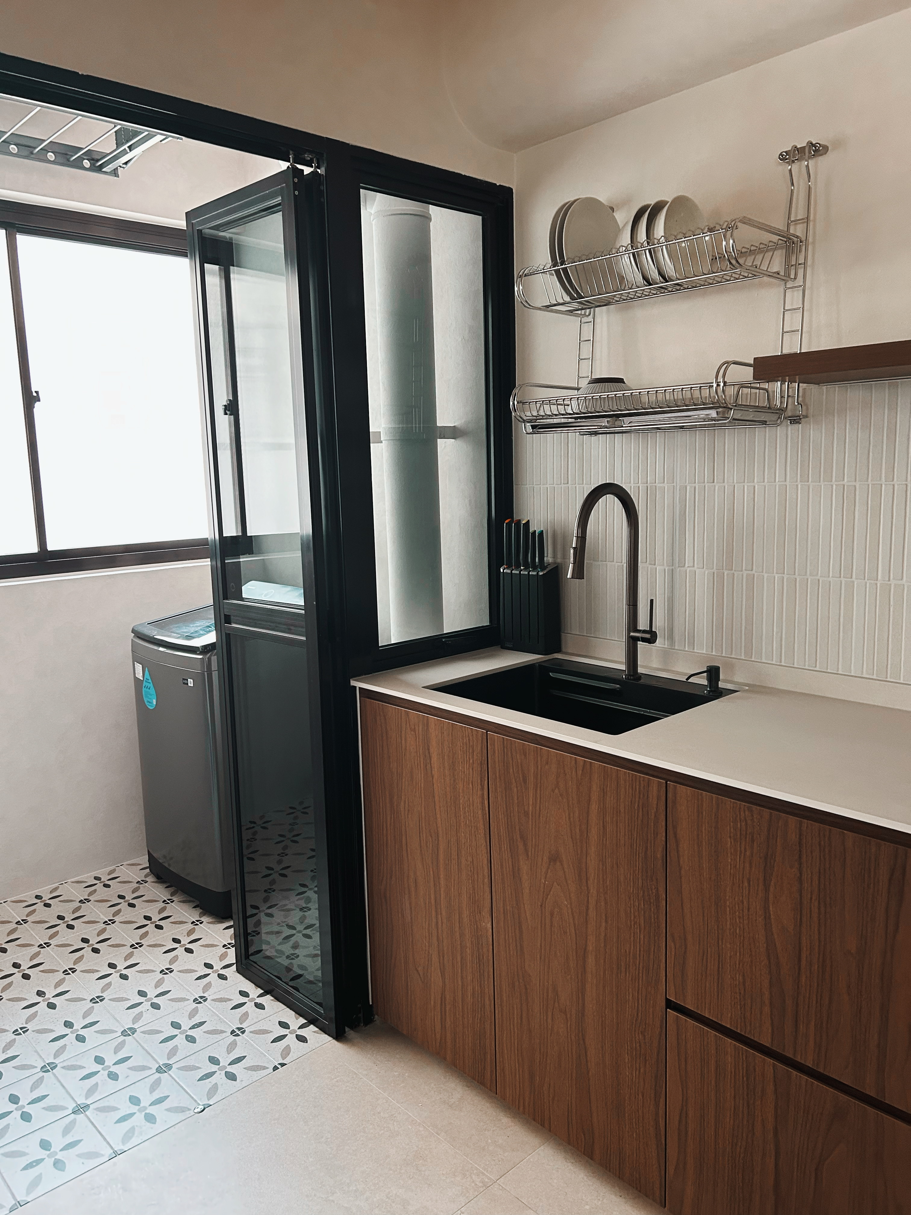 Keeping-Our-BTO-Service-Yard-Simple-&-Functional