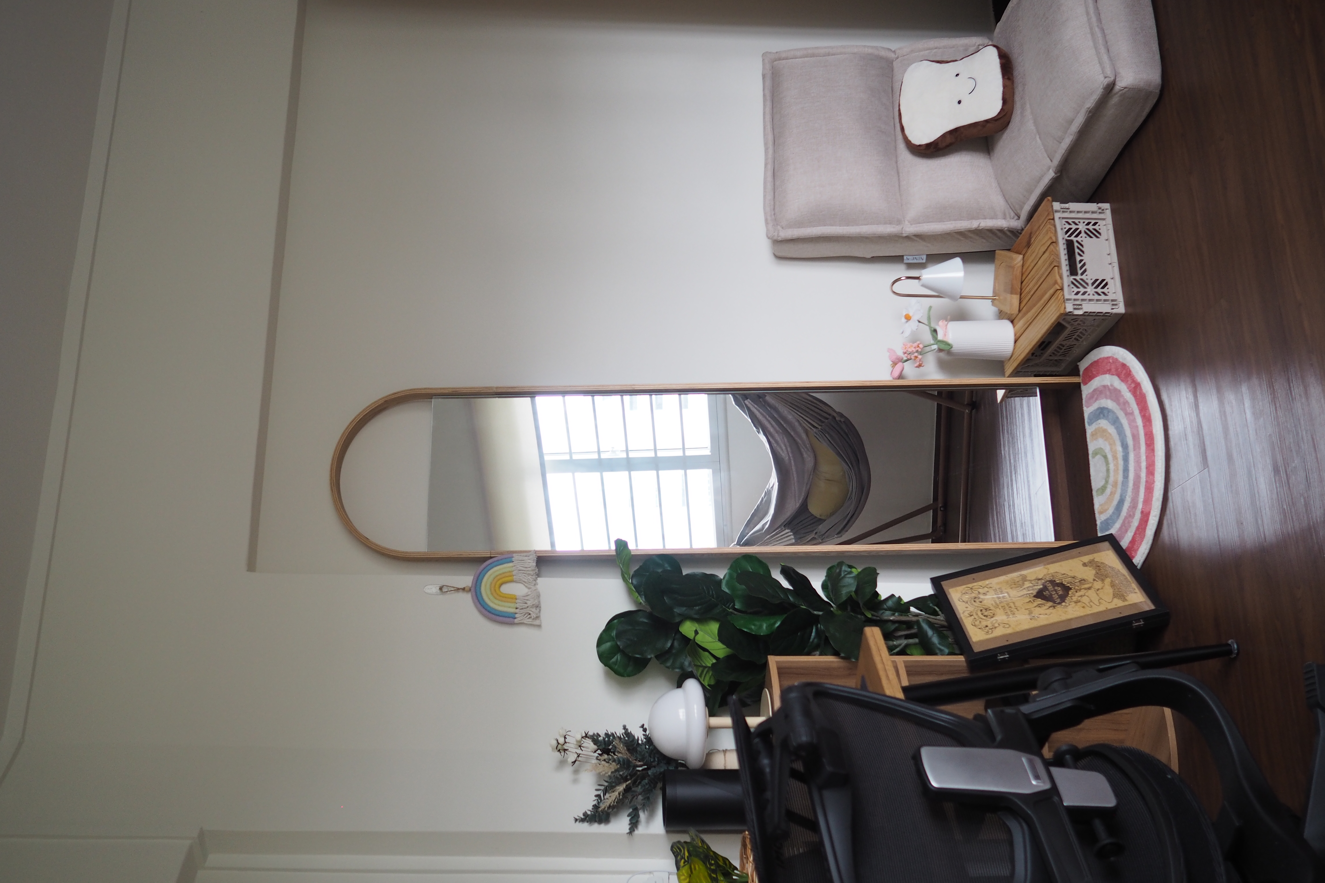 Home workspace with lots of knick knacks 🪴