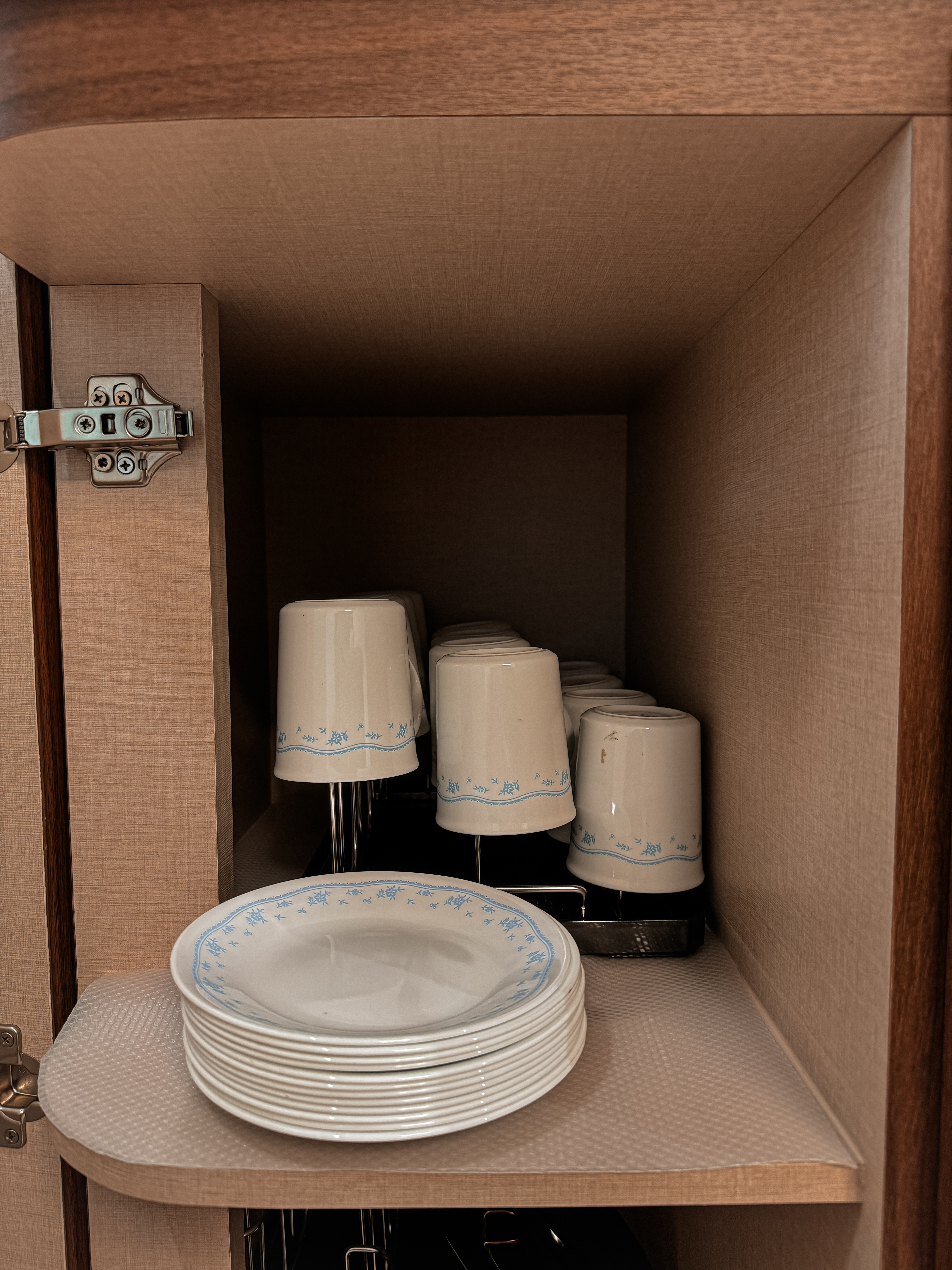 Drawer Goals & Hosting Hacks: How I Organised My Kitchen for Everyday