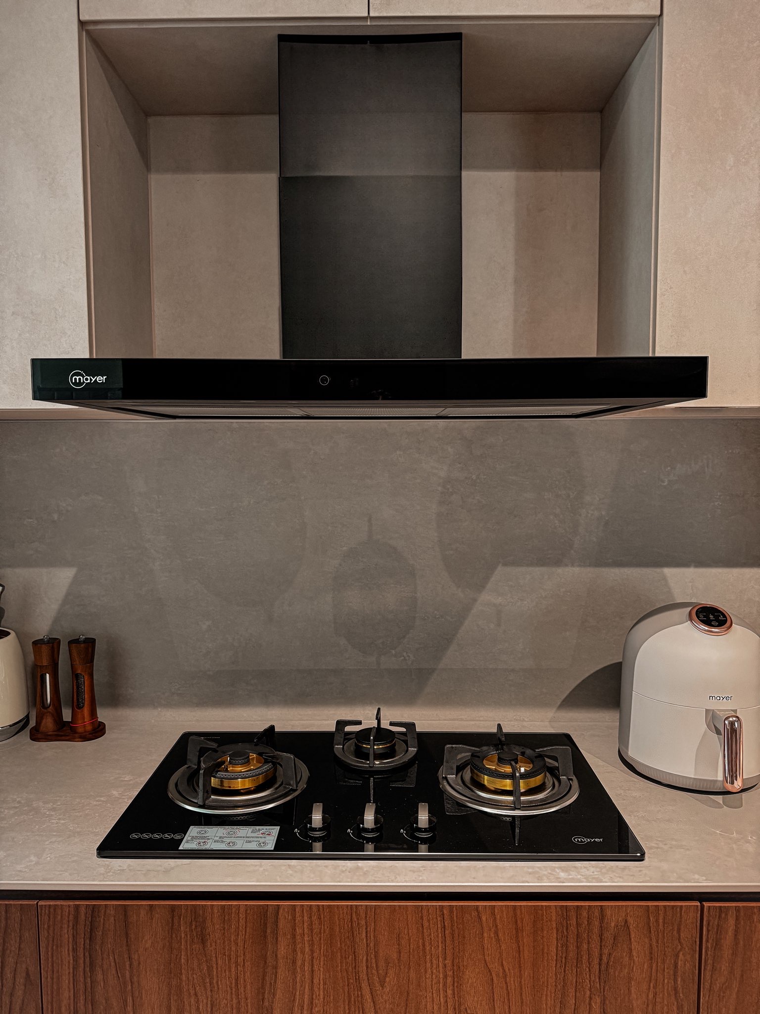 Drawer Goals & Hosting Hacks: How I Organised My Kitchen for Everyday