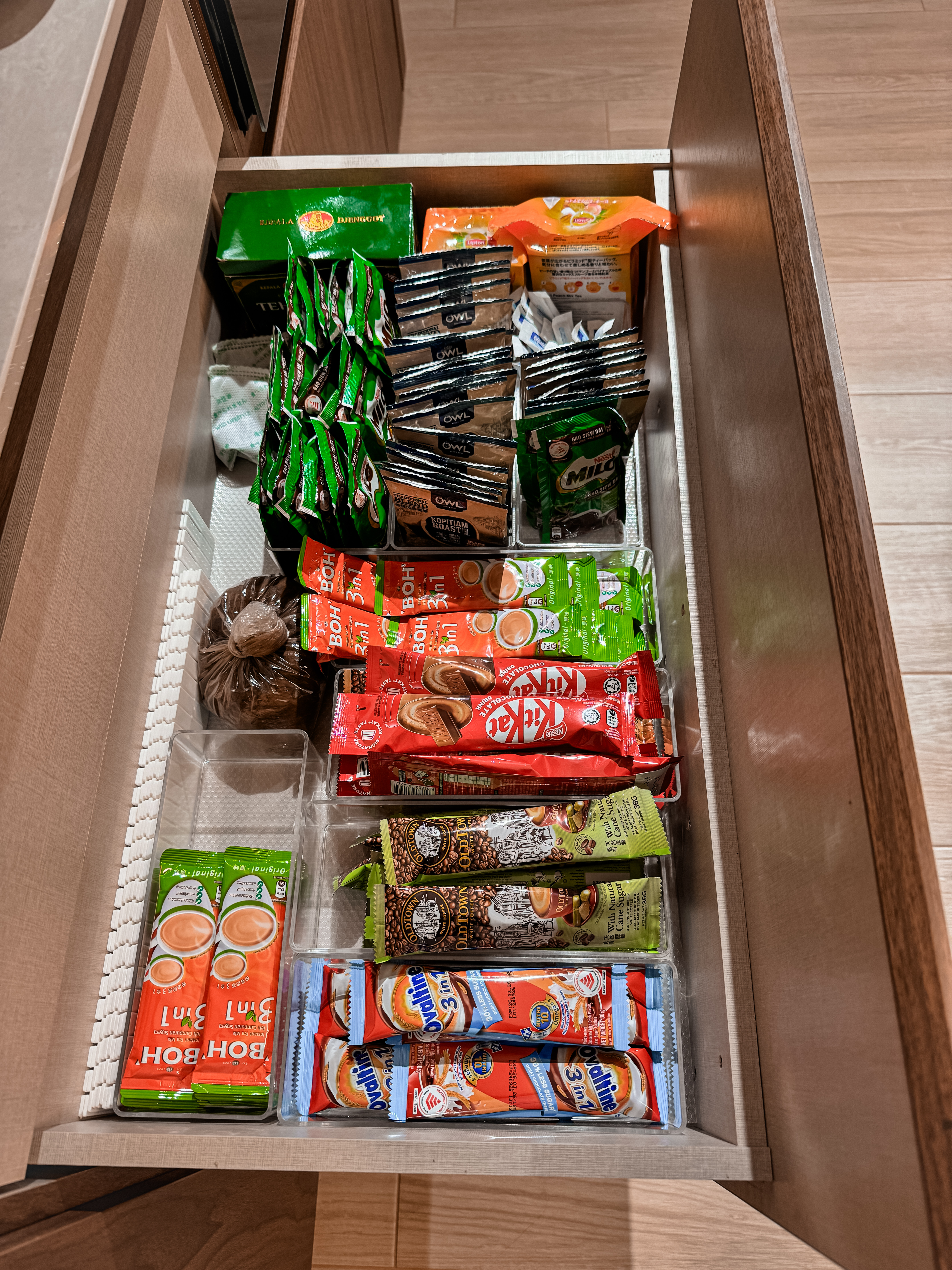 Drawer Goals & Hosting Hacks: How I Organised My Kitchen for Everyday