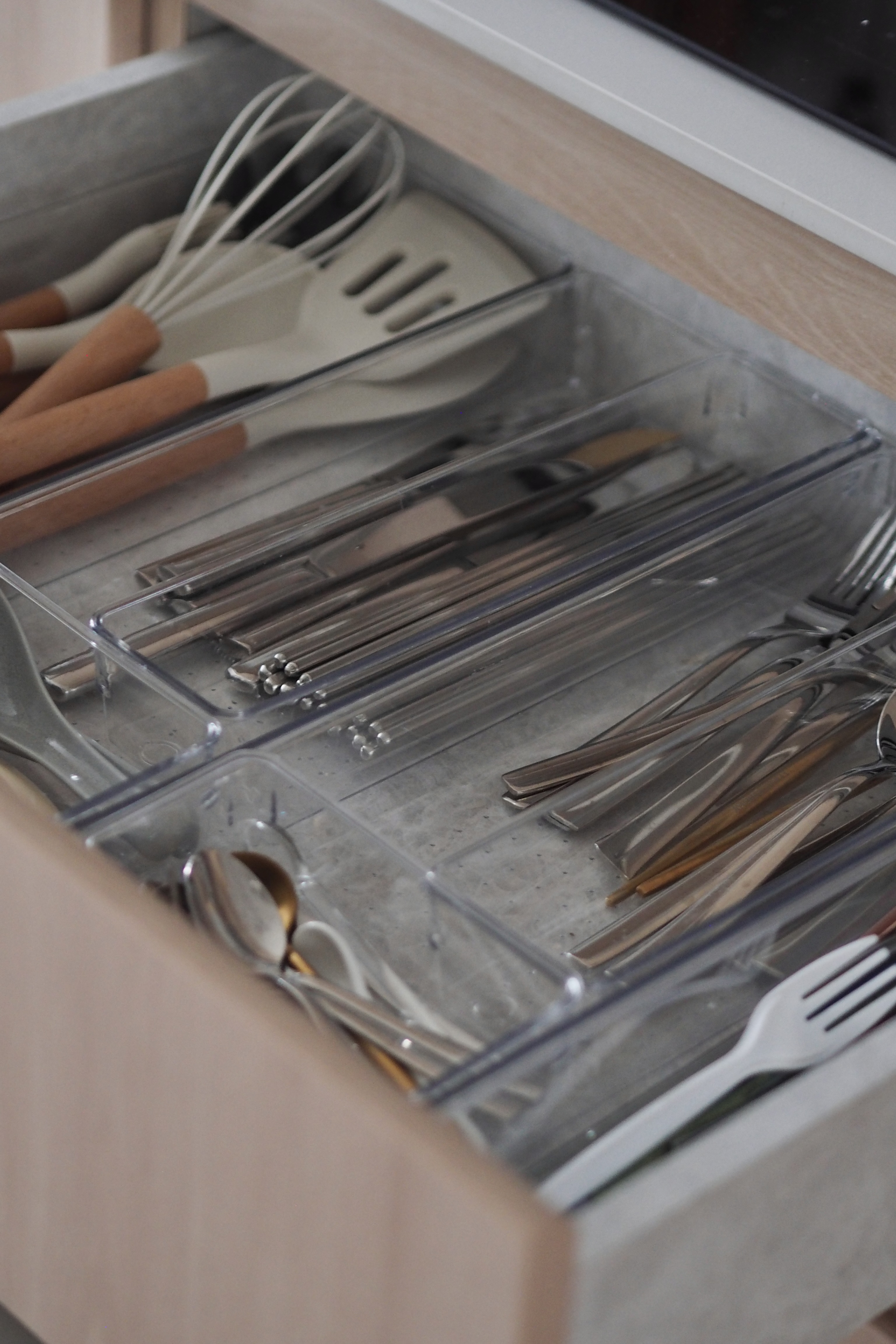 Lots of drawers in the kitchen