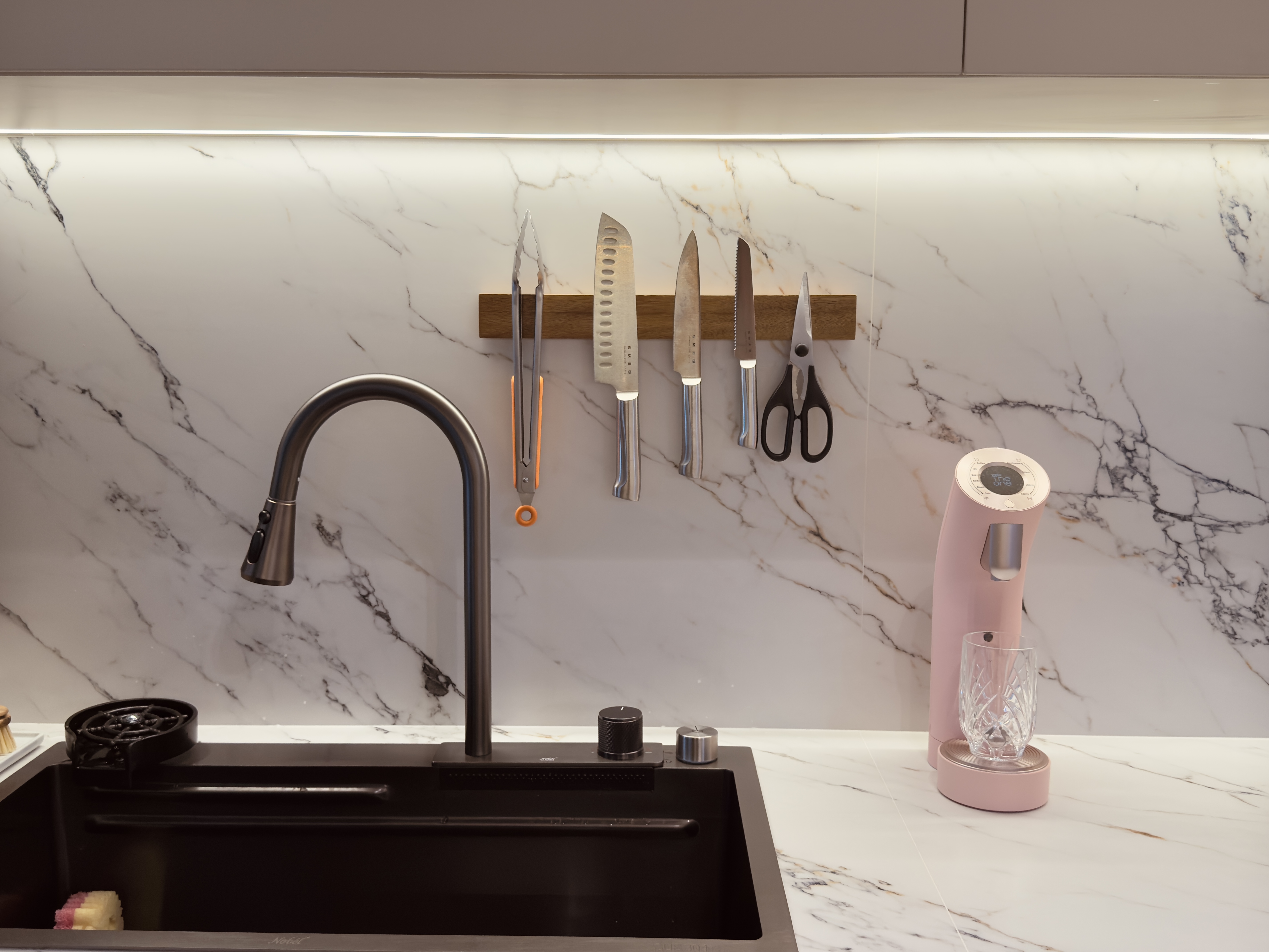 Out of sight, out of mind! Our kitchen organisational tips!